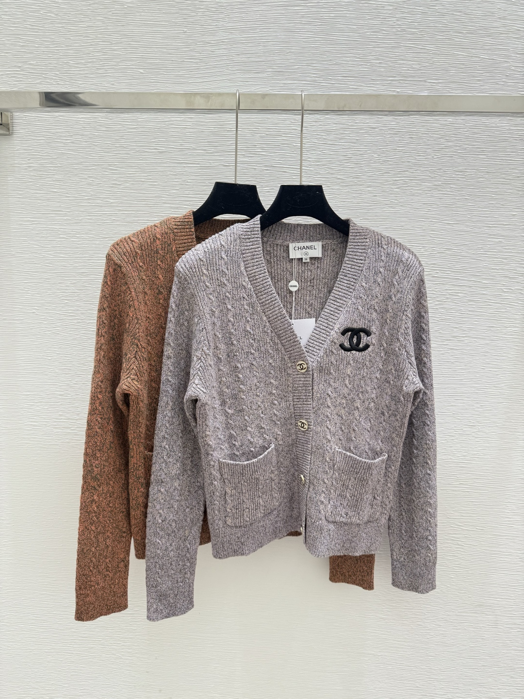 NO:492533,CH Home Early Autumn New Contrast V-neck Knitted Long Sleeve Cardigan Color Purple Coffee Size 36.38.40, Alexander wang19860909CH家 早秋新款 撞色V领针织长袖开衫 颜色紫色 咖啡 尺码36.38.40,,alexander wang,Women's clothing