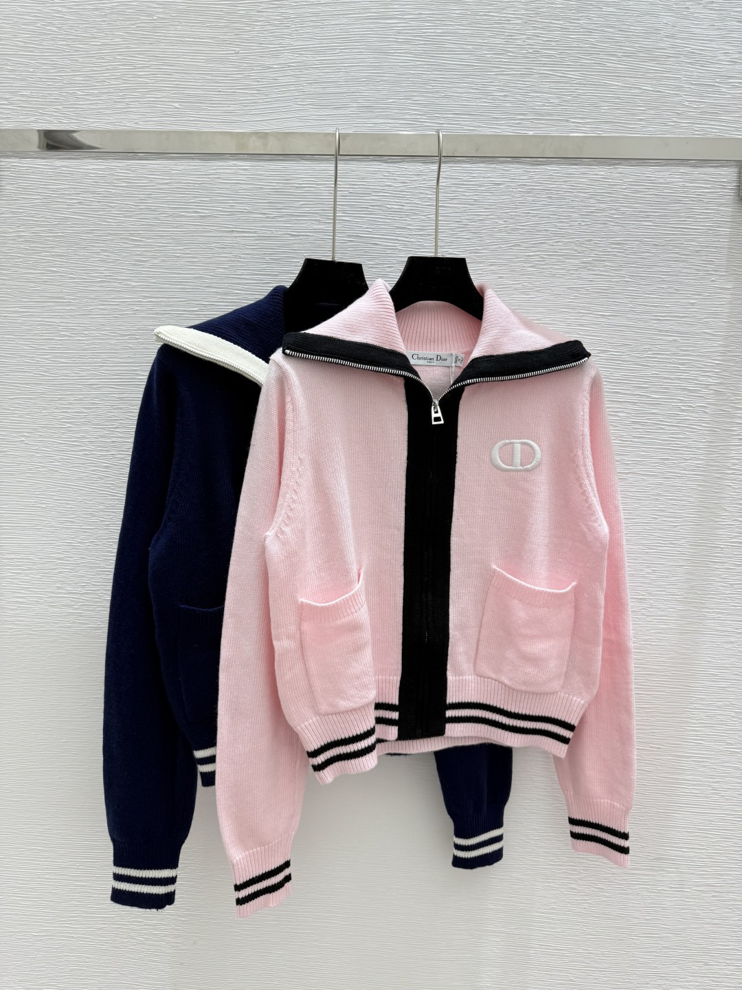 NO:494286,D Home Early Autumn New Color Block Lapel Knitted Long Sleeve Cardigan Color Pink Royal Blue Size 36.38.40, Dior, Alexander wang19860909D家 早秋新款 拼色翻领针织长袖开衫 颜色粉色 宝蓝 尺码36.38.40,,dior,alexander wang,Women's clothing