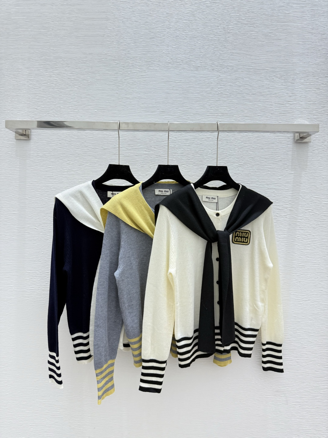 NO:494278,M Home Early Autumn New Striped Shawls Knitted Long Sleeve Cardigan Color White Gray Royal Blue Size 36.38.40, Shawls,alexander wang19860909M家 早秋新款 条纹披肩针织长袖开衫 颜色白色 灰色 宝蓝 尺码36.38.40,,shawls,alexander wang,Women's clothing
