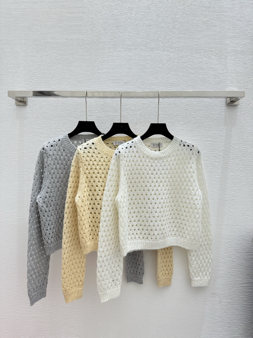 NO:495669,BC Home Early Autumn New Style Solid Color Bead Sheet Hollow Round Neck Knitted Long Sleeve Color White Yellow Gray Size 36.38.40, Chanel, Alexander Wang19860909BC家 早秋新款 纯色珠片镂空圆领针织长袖 颜色白色 黄色 灰色 尺码36.38.40,,chanel,alexander wang,Women's clothing