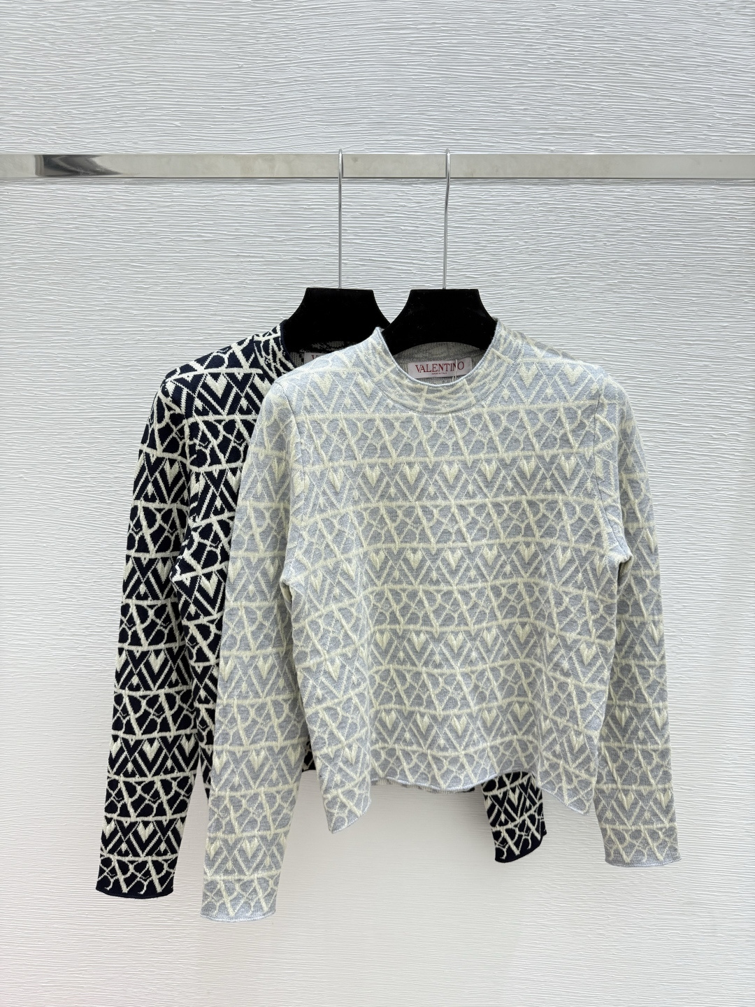 NO:499025,VA Home Early Autumn New Style Letter Striped Round Neck Knitted Long Sleeve Color Gray Royal Blue Size 36.38.40,,alexander wang19860909VA家 早秋新款 字母条纹圆领针织长袖 颜色灰色 宝蓝 尺码36.38.40,,alexander wang,Women's clothing