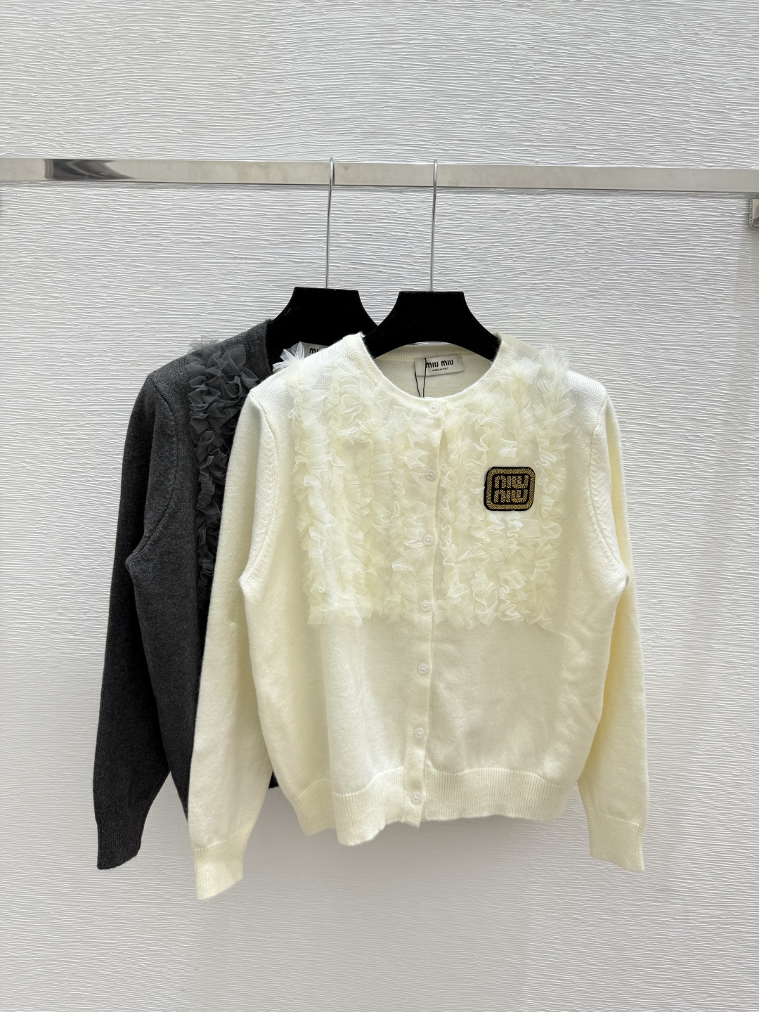NO:500545,M Home Early Autumn New Lace Round Neck Knitted Long Sleeve Cardigan Color White Gray Size 36.38.40, Alexander wang19860909M家 早秋新款 蕾丝圆领针织长袖开衫 颜色白色 灰色 尺码36.38.40,,alexander wang,Women's clothing