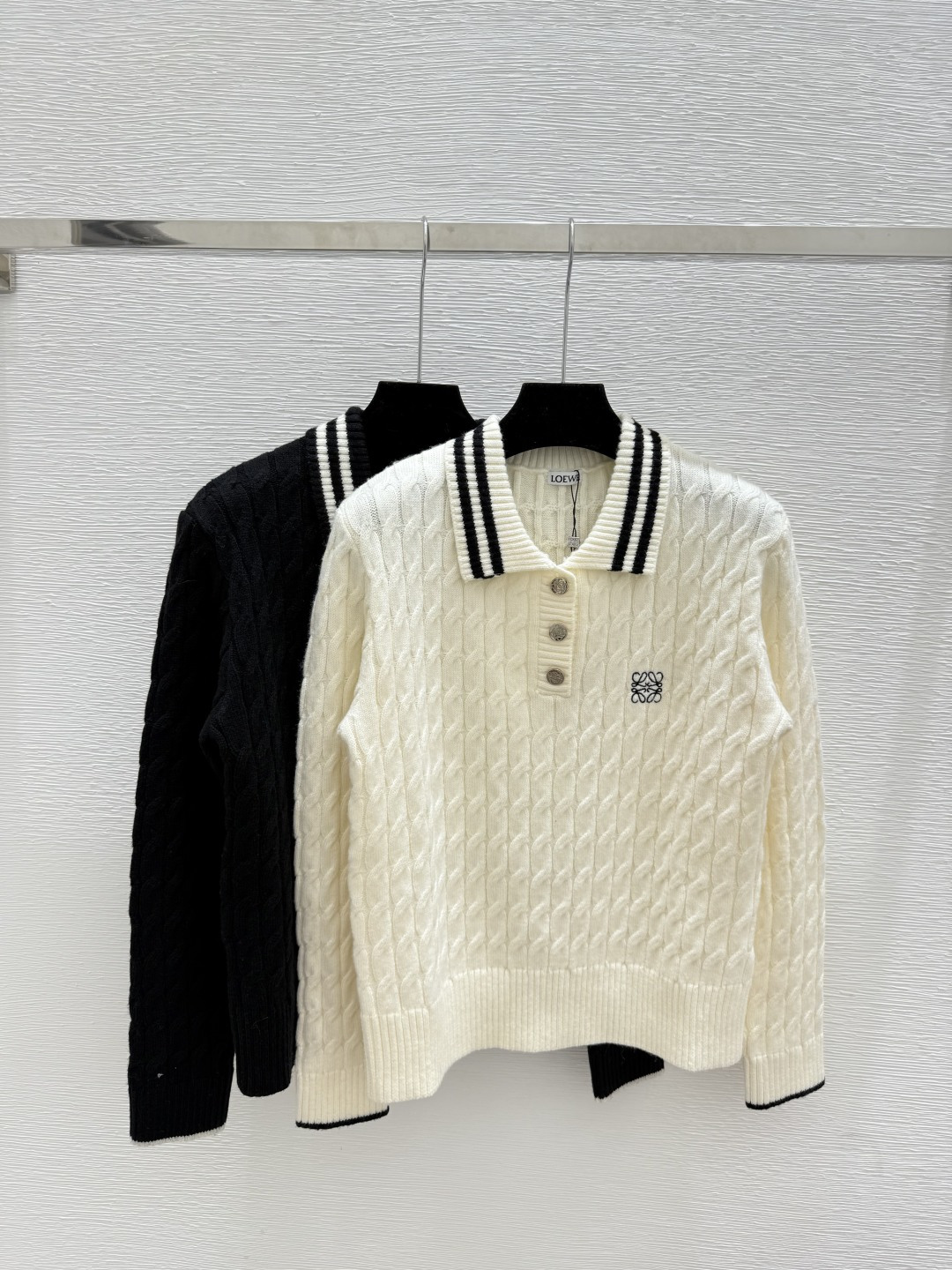 NO:502298,LO Home Early Autumn New Style Striped Lapel Knitted Long Sleeve Color White Black Size 36.38.40, Alexander wang19860909LO家 早秋新款 条纹翻领针织长袖 颜色白色 黑色 尺码36.38.40,,alexander wang,Women's clothing