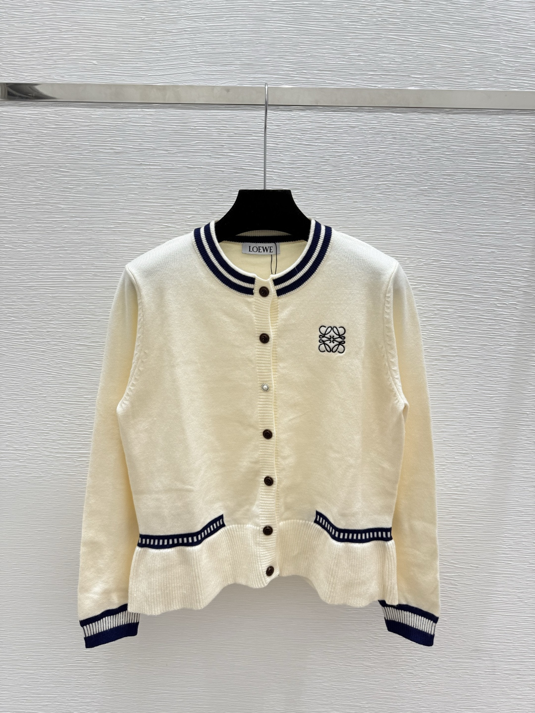 NO:502250,LO Home Early Autumn New Color Block Round Neck Knitted Long Sleeve Cardigan Color White Size 36.38.40, Alexander Wang19860909LO家 早秋新款 拼色圆领针织长袖开衫 颜色白色 尺码36.38.40,,alexander wang,Women's clothing