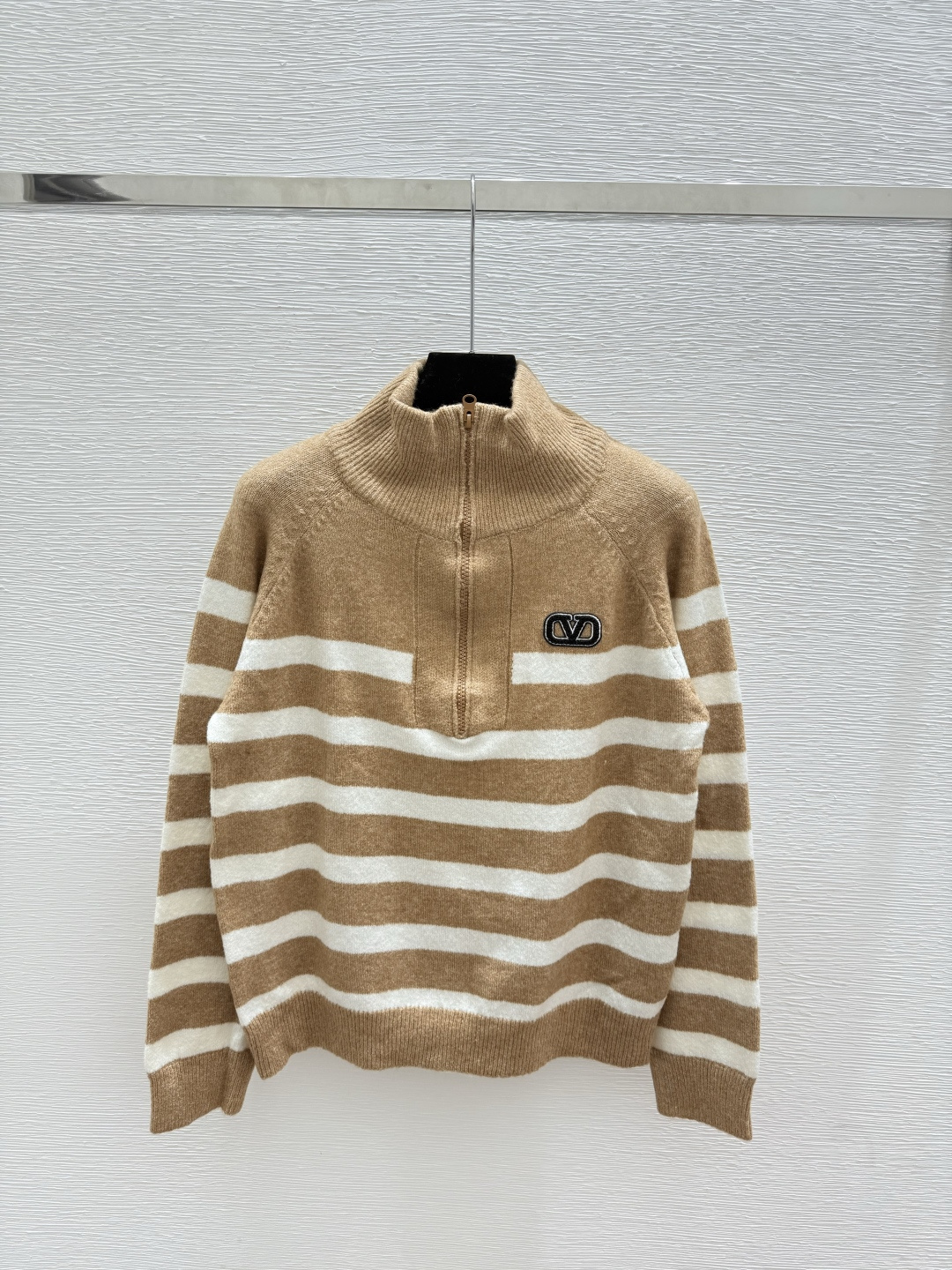 NO:502244,VA Home Early Autumn New Striped High Neck Knit Long Sleeve Color Khaki Size 36.38.40, Alexander wang19860909VA家 早秋新款 条纹高领针织长袖 颜色卡其 尺码36.38.40,,alexander wang,Women's clothing