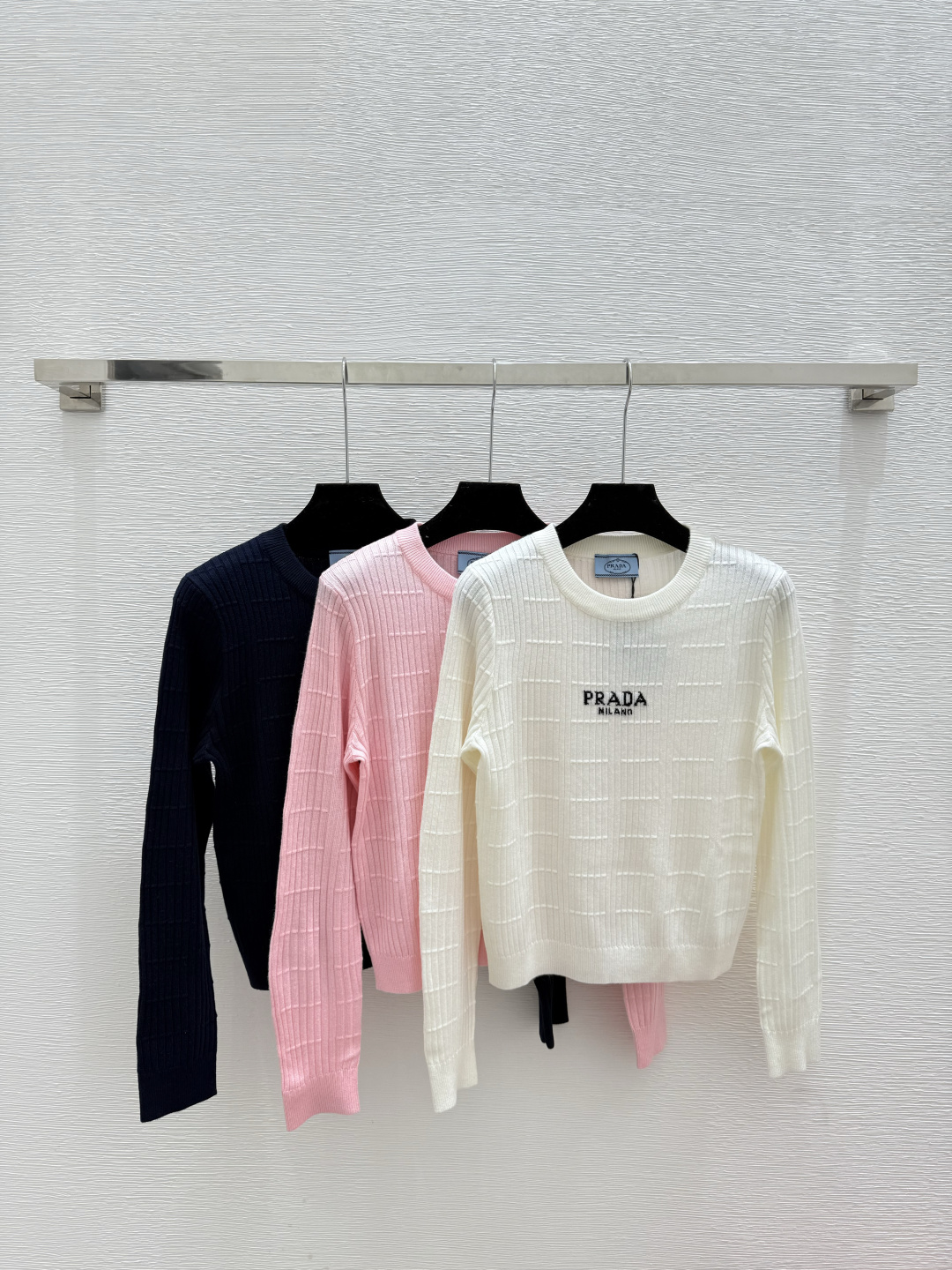 NO:503258,P home, early autumn new style, letter jacquard round neck knitted long sleeves, color white, pink, royal blue, size 36.38.40,,alexander wang19860909P家 早秋新款 字母提花圆领针织长袖 颜色白色 粉色 宝蓝 尺码36.38.40,,alexander wang,Women's clothing