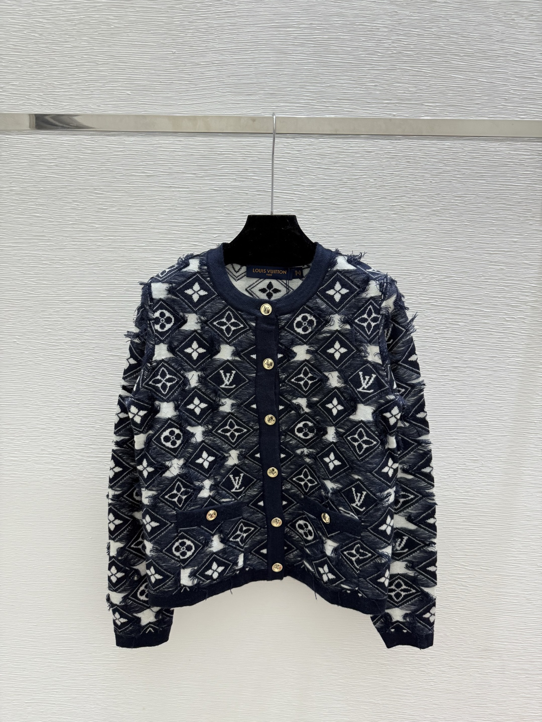 NO:503251,L Home Early Autumn New Style Old-fashioned Letter Tassel Round Neck Knitted Long Sleeve Cardigan Color Royal Blue Size 36.38.40, louis vuitton,alexander wang19860909L家 早秋新款 老花字母流苏圆领针织长袖开衫 颜色宝蓝 尺码36.38.40,,louis vuitton,alexander wang,Women's clothing