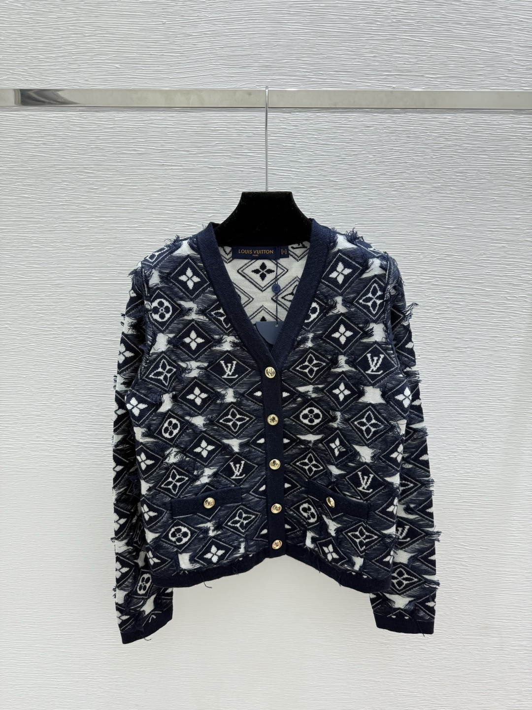 NO:503248,L Home Early Autumn New Style Old-fashioned Letter Tassel V-neck Knitted Long Sleeve Cardigan Color Royal Blue Size 36.38.40, louis vuitton,alexander wang19860909L家 早秋新款 老花字母流苏V领针织长袖开衫 颜色宝蓝 尺码36.38.40,,louis vuitton,alexander wang,Women's clothing