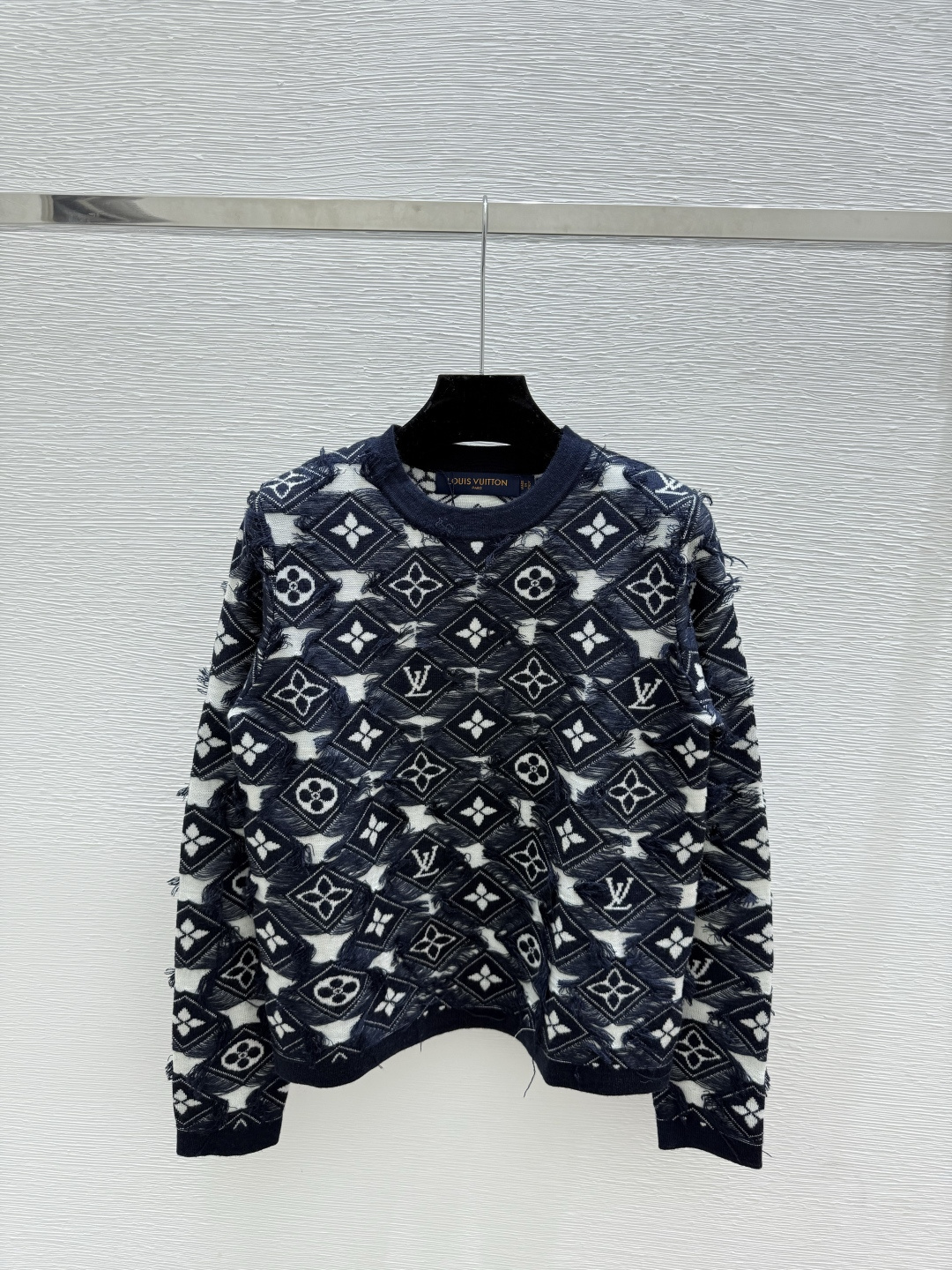 NO:503245,L Home Early Autumn New Style Old-fashioned Letter Tassel Round Neck Knitted Long Sleeve Color Royal Blue Size 36.38.40, louis vuitton,alexander wang19860909L家 早秋新款 老花字母流苏圆领针织长袖 颜色宝蓝 尺码36.38.40,,louis vuitton,alexander wang,Women's clothing