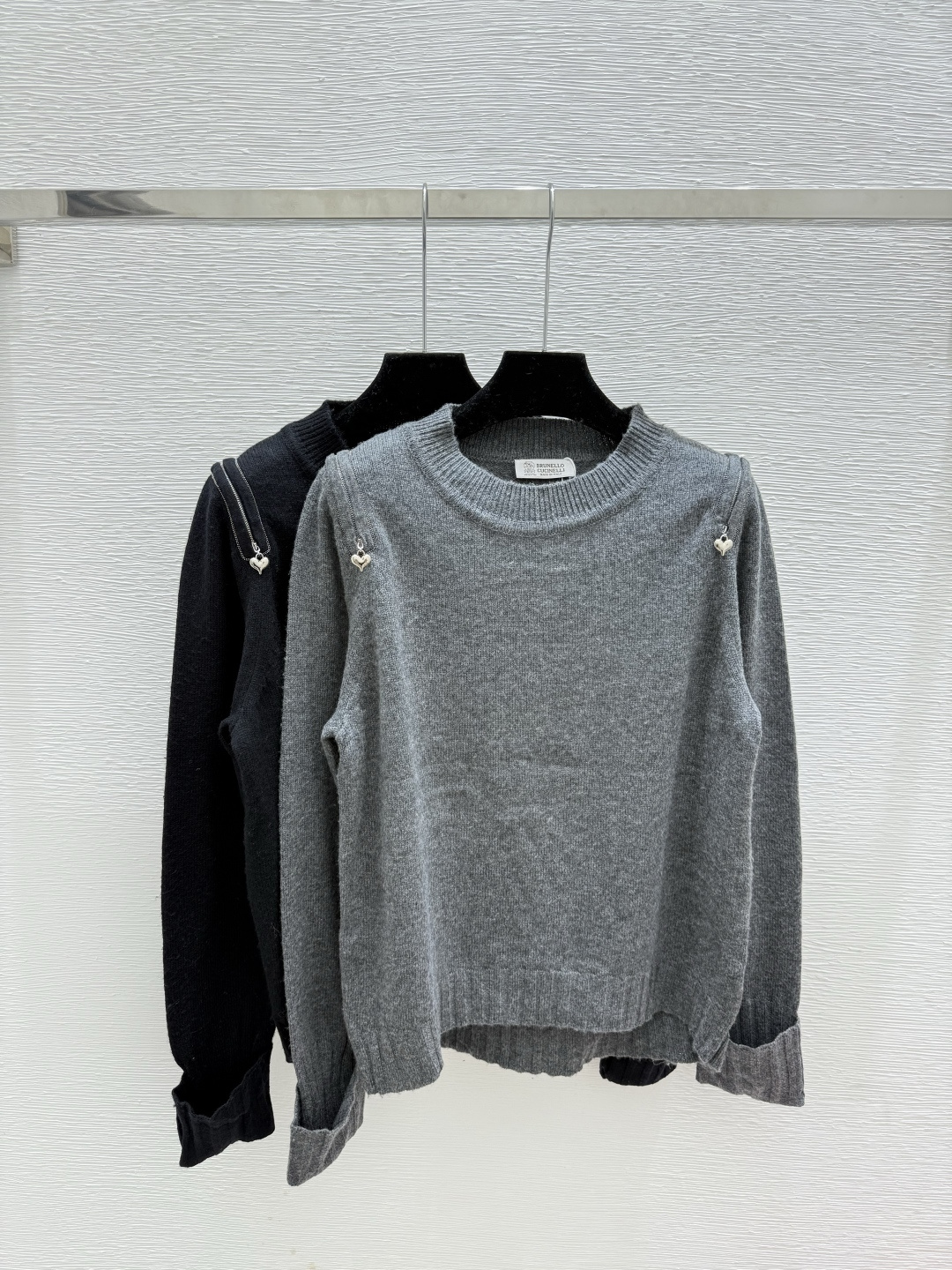NO:503242,BC Home Early Autumn New Style Solid Color Simple Zipper Round Neck Knitted Long Sleeve Color Gray Black Size 36.38.40, Chanel, Alexander Wang19860909BC家 早秋新款 纯色简约拉链圆领针织长袖 颜色灰色 黑色 尺码36.38.40,,chanel,alexander wang,Women's clothing