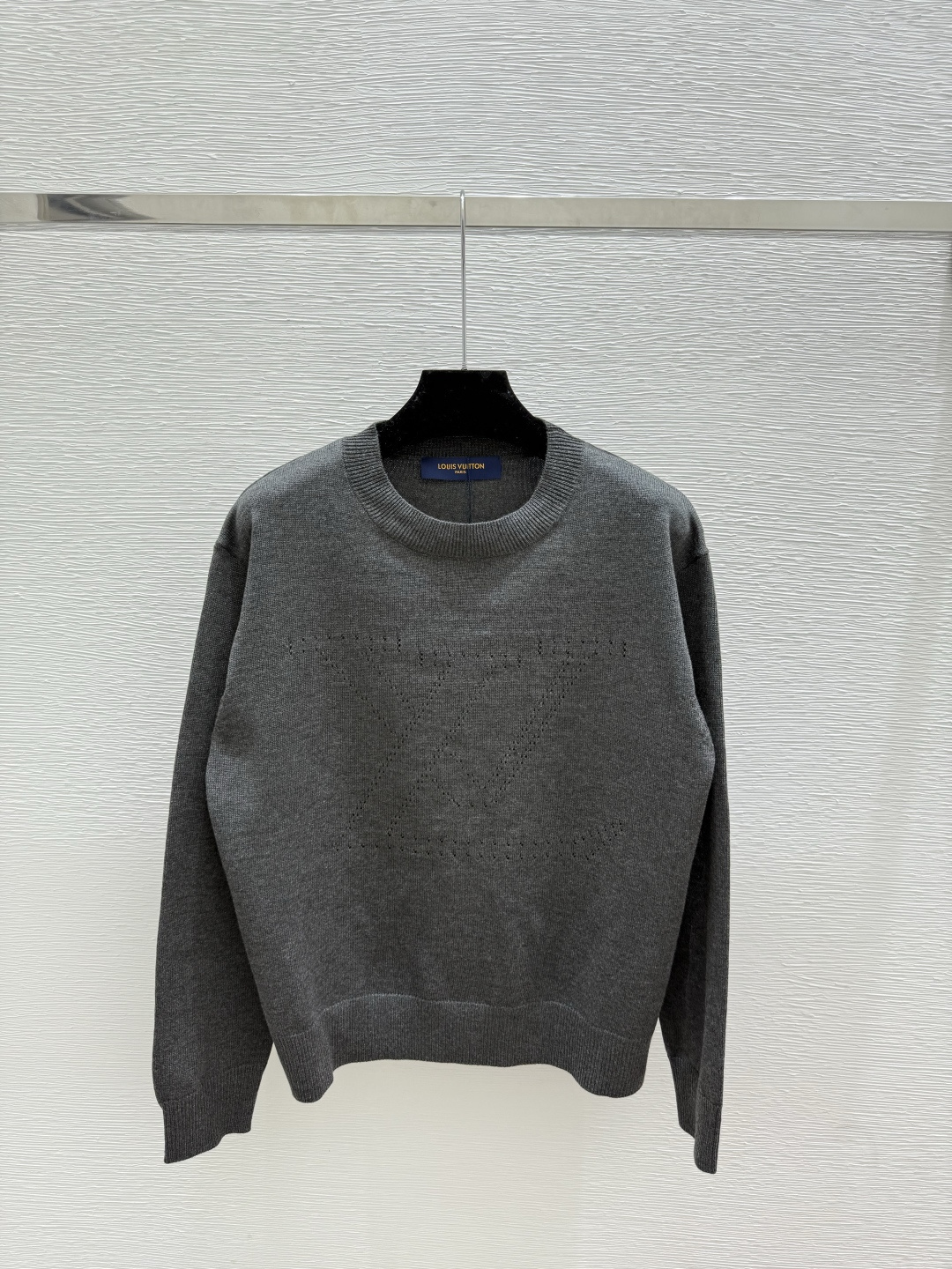 NO:503229,L Home Early Autumn New Style Solid Color Hollow Round Neck Knitted Long Sleeve Color Gray Size 36.38.40,,louis vuitton,alexander wang19860909L家 早秋新款 纯色镂空圆领针织长袖 颜色灰色 尺码36.38.40,,louis vuitton,alexander wang,Women's clothing