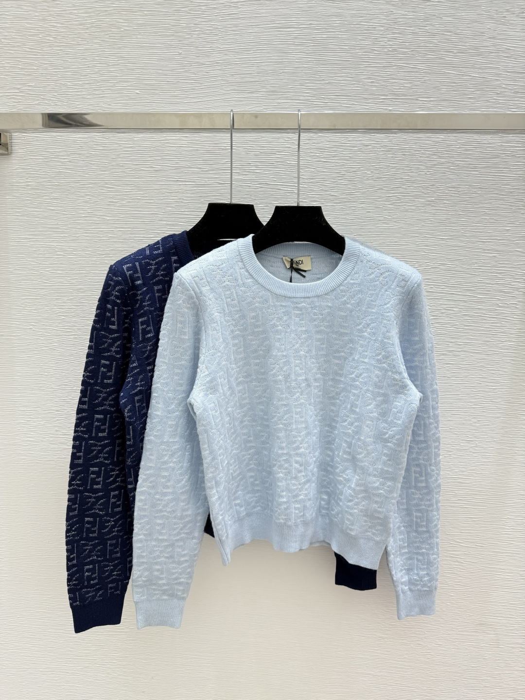 NO:505033,F Home Early Autumn New Style, Old Flower Letter Round Neck Knitted Long Sleeve Color Blue Royal Blue Size 36.38.40, Fendi, Alexander Wang19860909F家 早秋新款 老花字母圆领针织长袖 颜色蓝色 宝蓝 尺码36.38.40,,fendi,alexander wang,Women's clothing