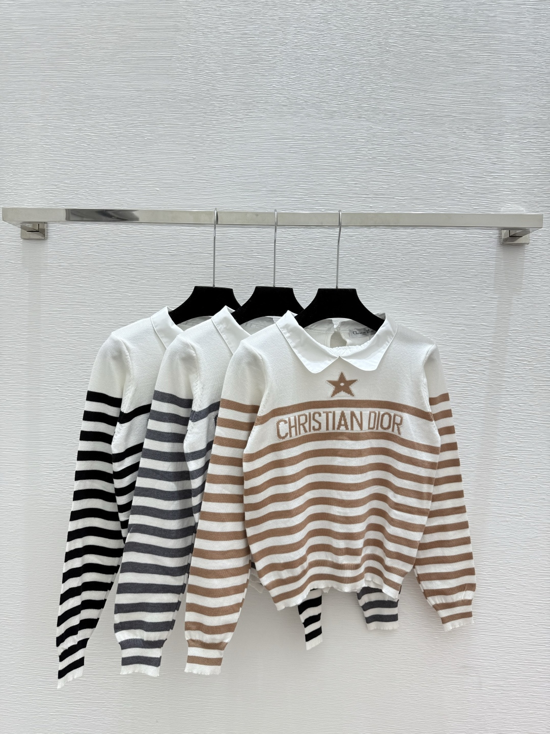 NO:505027,D Home Early Autumn New Striped Five-pointed Star Letter Lapel Knitted Long Sleeve Color Khaki Gray Black Size 36.38.40, Dior, Alexander wang19860909D家 早秋新款 条纹五角星字母翻领针织长袖 颜色卡其 灰色 黑色 尺码36.38.40,,dior,alexander wang,Women's clothing