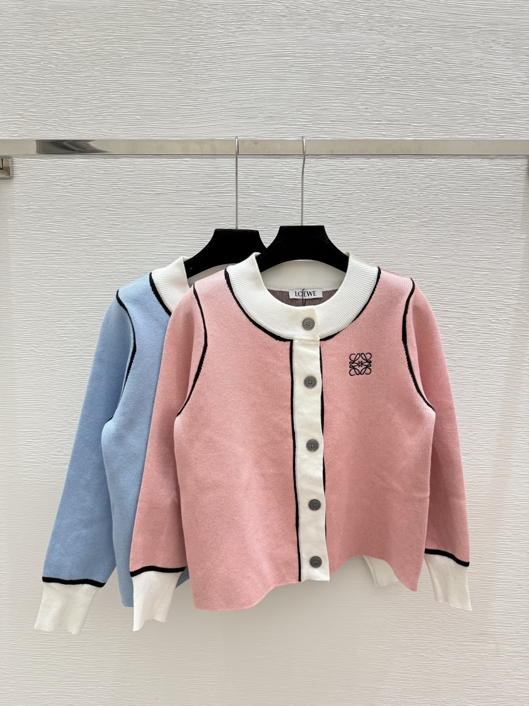 NO:505021,LO Home Early Autumn New Color Block Round Neck Knitted Long Sleeve Cardigan Color Pink Blue Size 36.38.40,,alexander wang19860909LO家 早秋新款 拼色圆领针织长袖开衫 颜色粉色 蓝色 尺码36.38.40,,alexander wang,Women's clothing