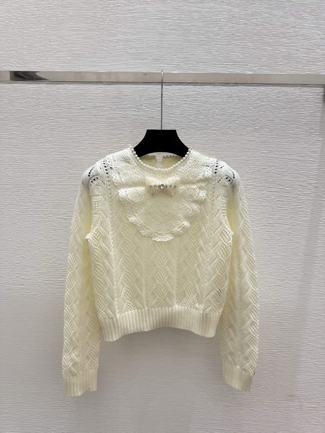 NO:504995,CH Home Early Autumn New Style Beaded Bow Lace Hollow Knit Long Sleeve Color White Size 36.38.40, Alexander wang19860909CH家 早秋新款 钉珠蝴蝶结花边镂空针织长袖 颜色白色 尺码36.38.40,,alexander wang,Women's clothing