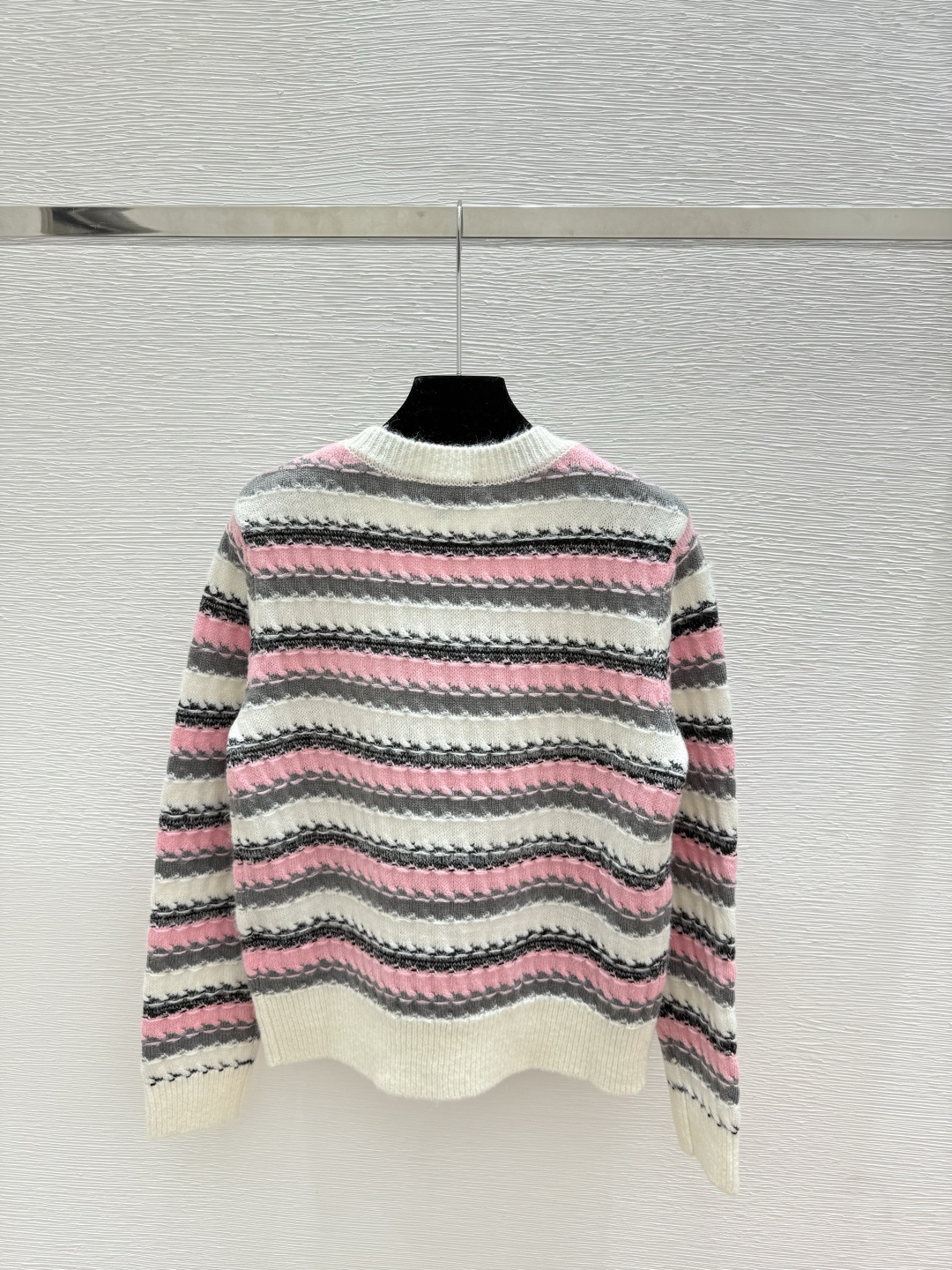 🆕CH家🆕 早秋新款 撞色条纹圆领针织长袖颜色：白色 粉色尺码：36.38.40