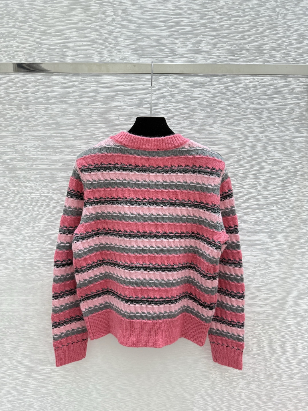 🆕CH家🆕 早秋新款 撞色条纹圆领针织长袖颜色：白色 粉色尺码：36.38.40