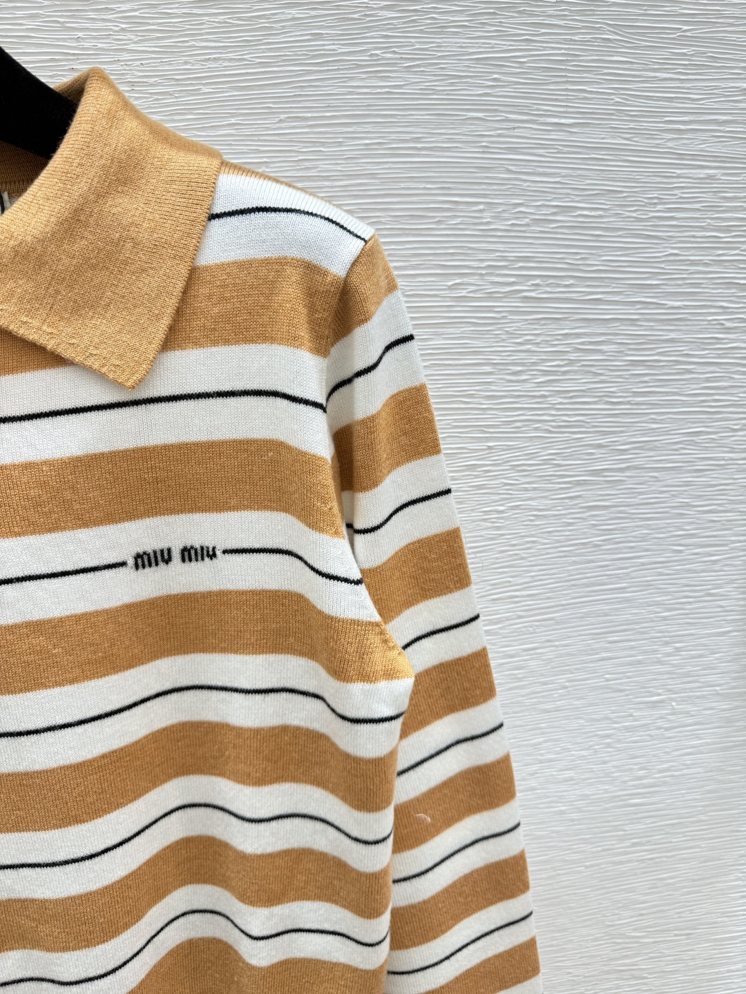 🆕M家🆕 早秋新款 撞色条纹翻领针织长袖颜色：卡其 橙色 灰色尺码：36.38.40