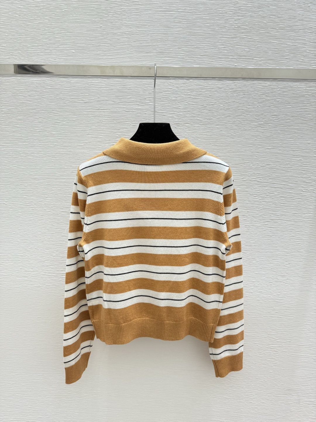 🆕M家🆕 早秋新款 撞色条纹翻领针织长袖颜色：卡其 橙色 灰色尺码：36.38.40