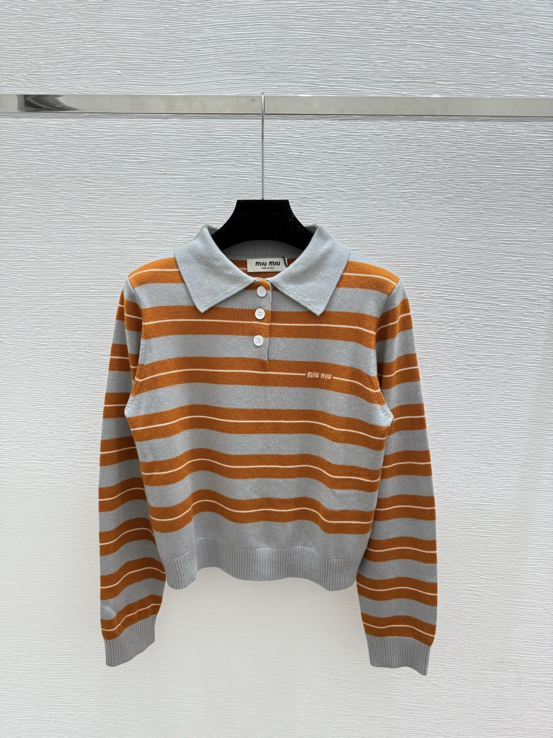 🆕M家🆕 早秋新款 撞色条纹翻领针织长袖颜色：卡其 橙色 灰色尺码：36.38.40