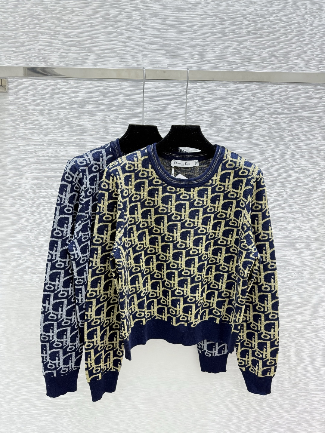NO:506015,D Home Early Autumn New Style, Old-fashioned Letter Jacquard Round Neck Knitted Long Sleeve Color Gold Silver Size 36.38.40, Dior, Alexander wang19860909D家 早秋新款 老花字母提花圆领针织长袖 颜色金色 银色 尺码36.38.40,,dior,alexander wang,Women's clothing