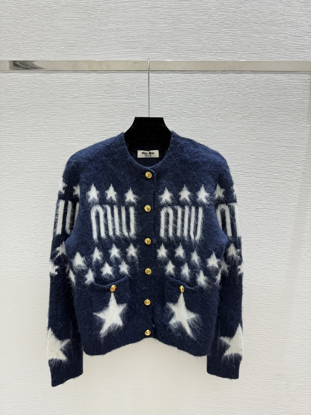 NO:506011,M Home Early Autumn New Contrasted Five-pointed Star Letter Jacquard Round Neck Knitted Long Sleeve Cardigan Color Royal Blue Size 36.38.40, Alexander Wang19860909M家 早秋新款 撞色五角星字母提花圆领针织长袖开衫 颜色宝蓝 尺码36.38.40,,alexander wang,Women's clothing