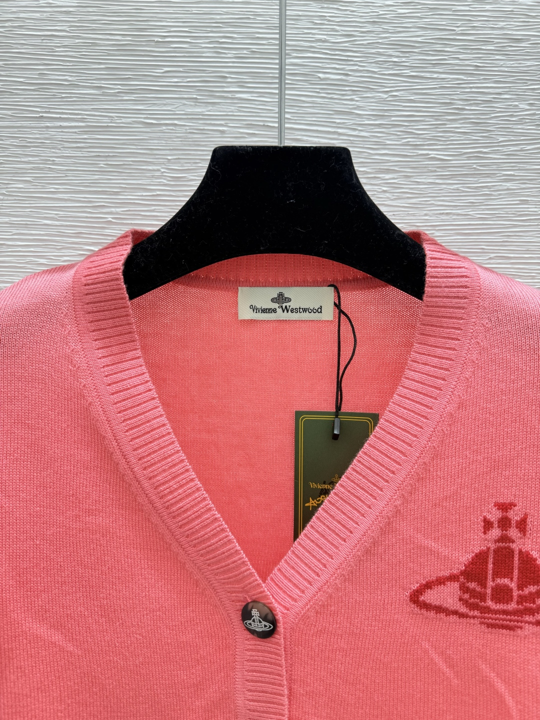 🆕VI家🆕 早秋新款 纯色简约V领针织长袖开衫颜色：粉色 黄色 蓝色尺码：36.38.40