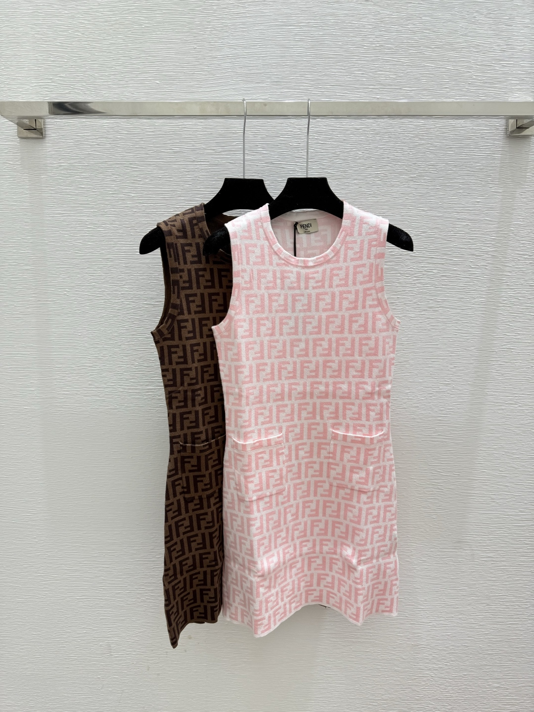 NO:506003,F Home Early Autumn New Style Old-fashioned Alphabet Round Neck Knitted Vest Skirt Color Pink Coffee Size 36.38.40, Fendi, Skirts, Alexander Wang19860909F家 早秋新款 老花字母圆领针织背心裙 颜色粉色 咖啡 尺码36.38.40,,fendi,skirts,alexander wang,Women's clothing