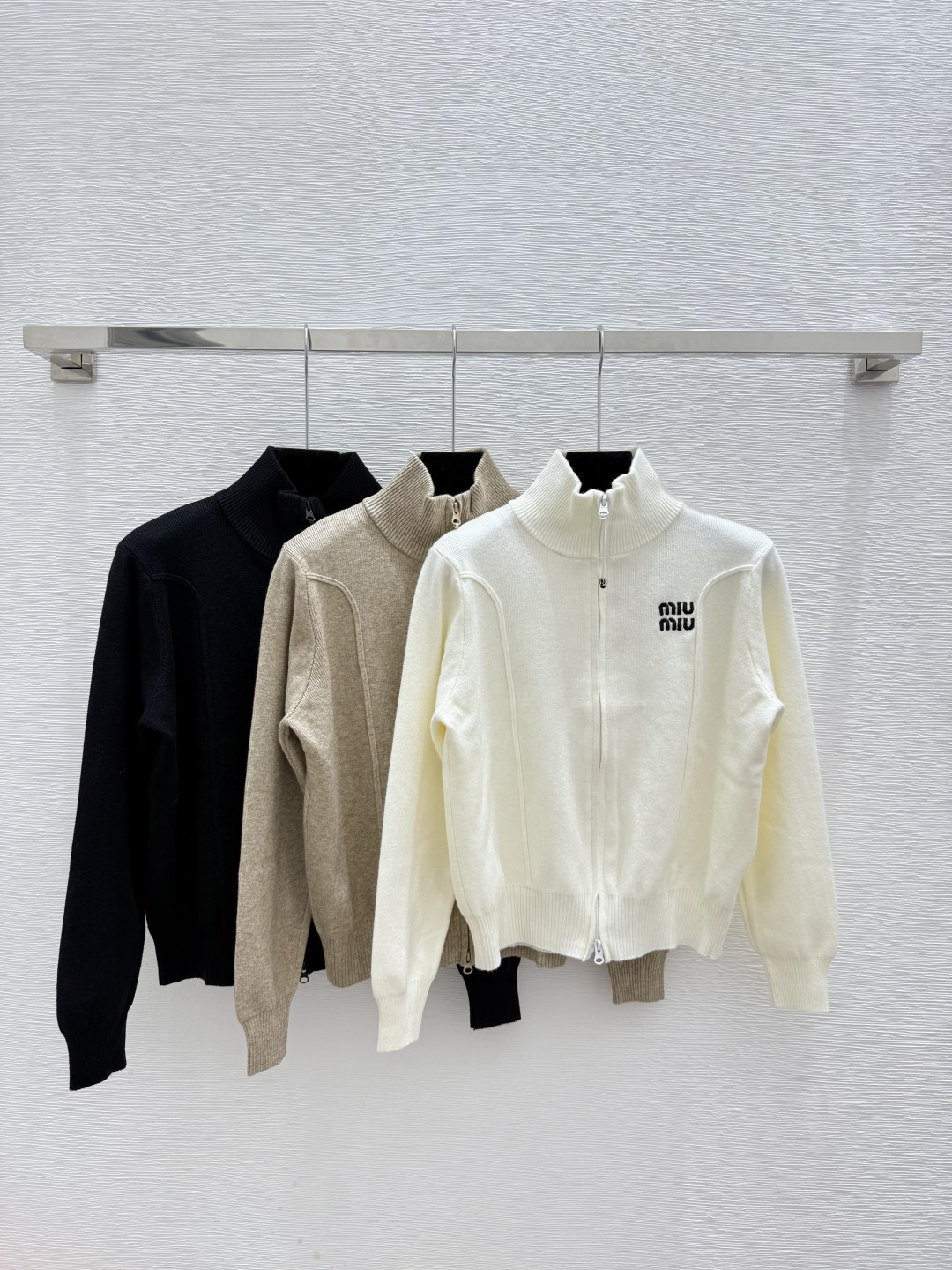 NO:505975,M Home Early Autumn New Style Solid Color Simple Turtle Neck Knitted Long Sleeve Cardigan Color White Oat Black Size 36.38.40, Alexander Wang19860909M家 早秋新款 纯色简约高领针织长袖开衫 颜色白色 燕麦 黑色 尺码36.38.40,,alexander wang,Women's clothing