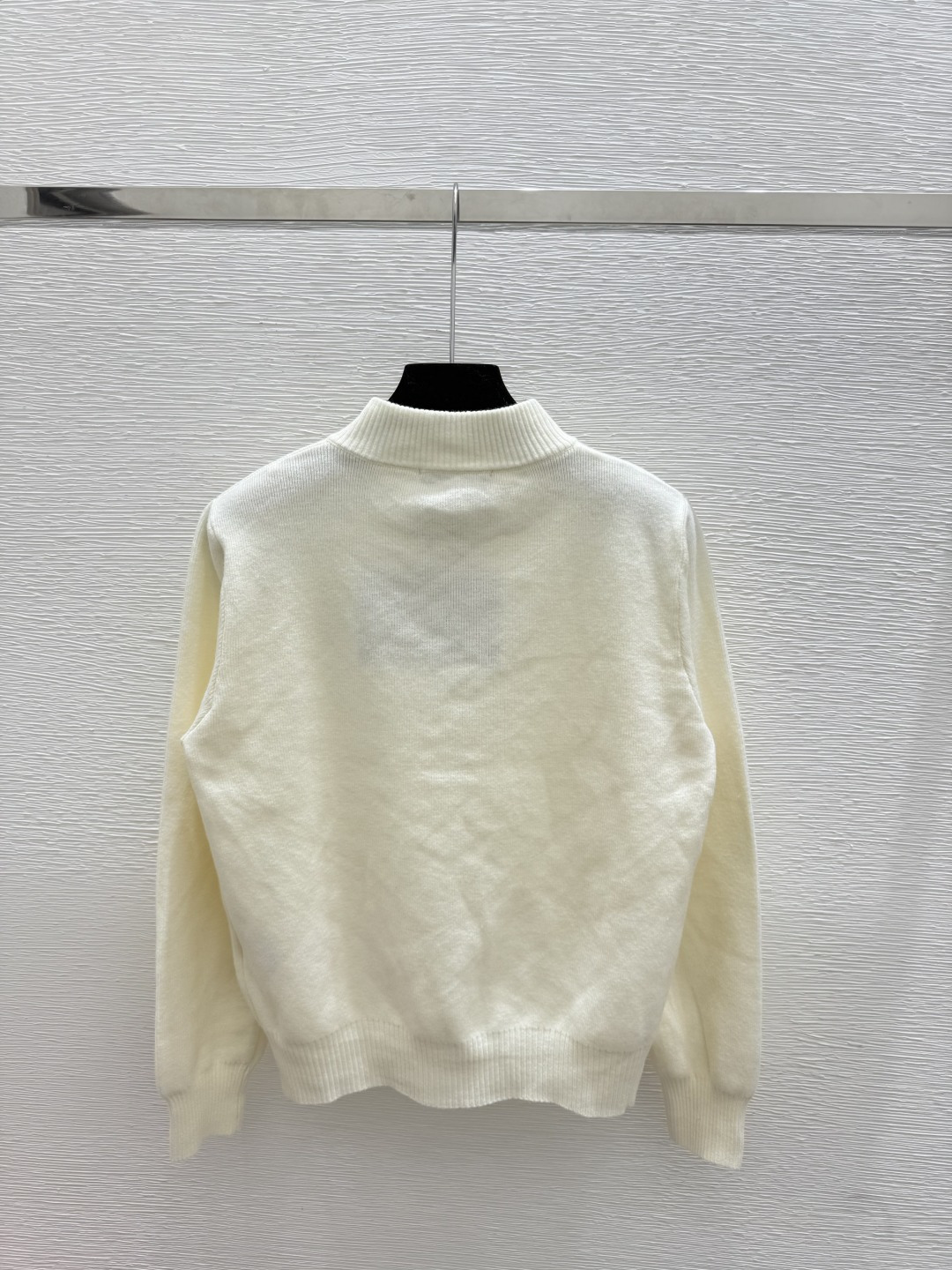 🆕P家🆕 早秋新款 纯色简约高领针织长袖开衫颜色：白色 灰色 黑色尺码：36.38.40