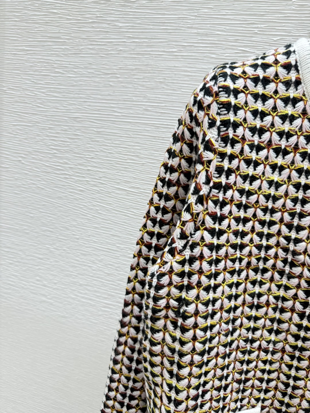 🆕CH家🆕 早秋新款 撞色圆领针织长袖开衫颜色：黑色尺码：36.38.40