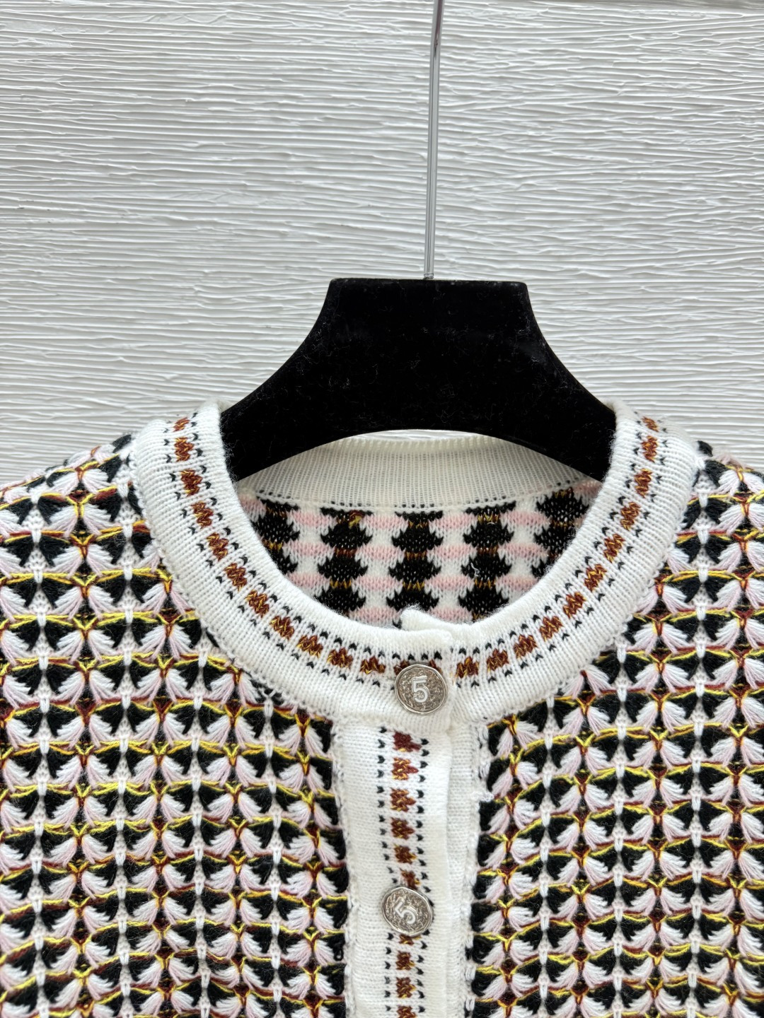 🆕CH家🆕 早秋新款 撞色圆领针织长袖开衫颜色：黑色尺码：36.38.40