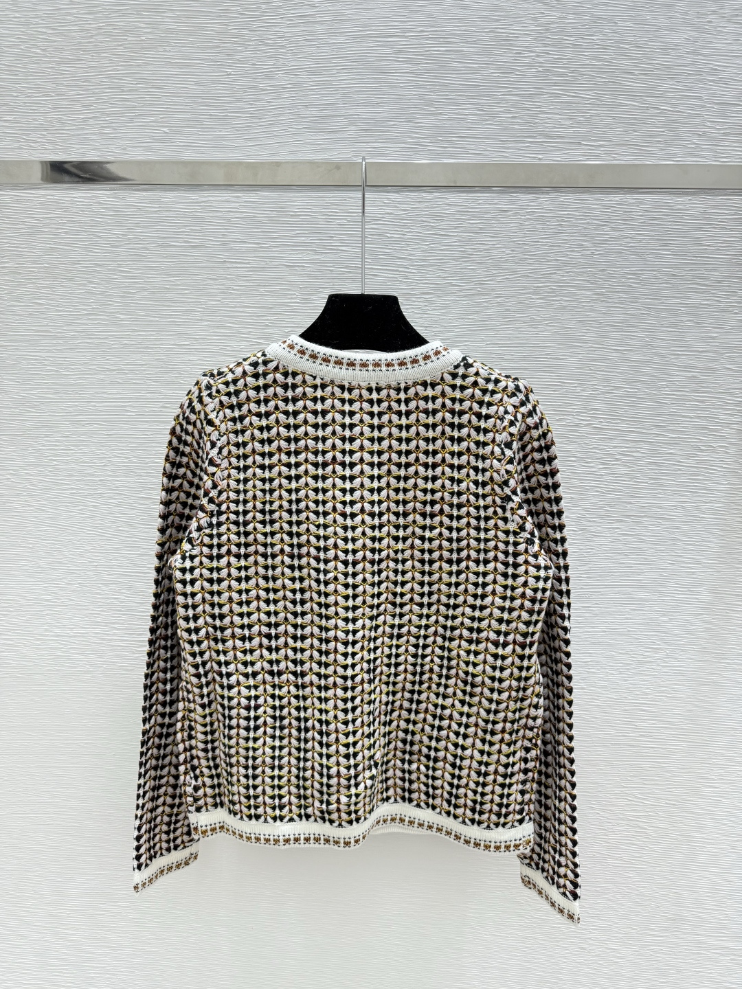 🆕CH家🆕 早秋新款 撞色圆领针织长袖开衫颜色：黑色尺码：36.38.40