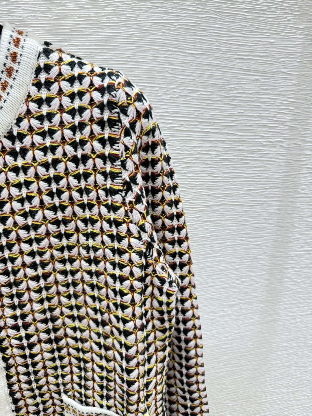 🆕CH家🆕 早秋新款 撞色圆领针织长袖开衫颜色：黑色尺码：36.38.40