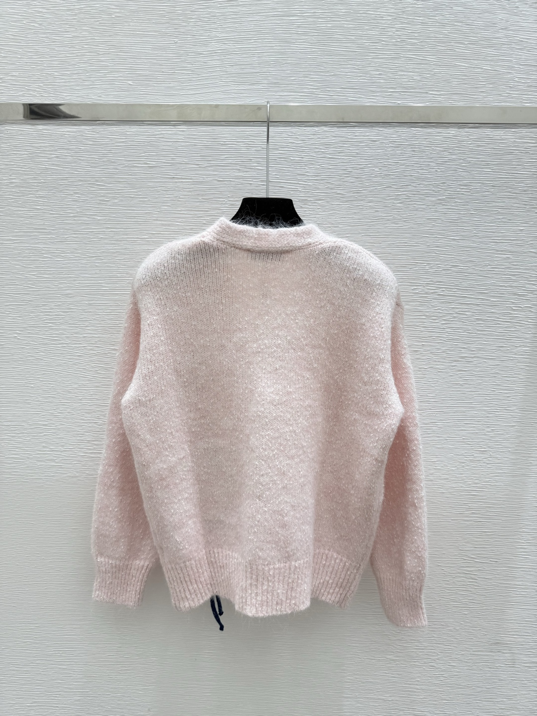 🆕LO家🆕 早秋新款 抽绳烫钻V领针织长袖开衫颜色：杏色 粉色尺码：36.38.40