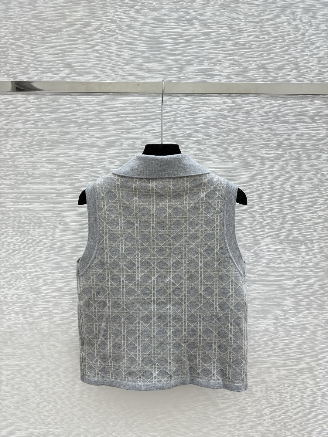 🆕D家🆕 夏季新款 菱格翻领针织背心开衫颜色：灰色 宝蓝尺码：36.38.40