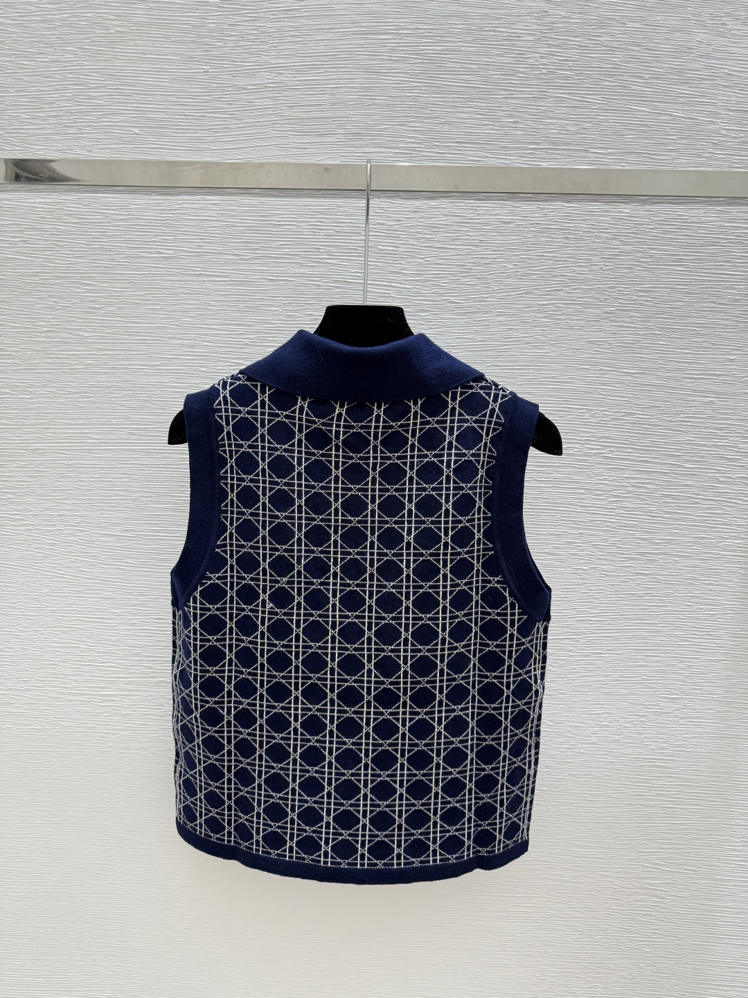 🆕D家🆕 夏季新款 菱格翻领针织背心开衫颜色：灰色 宝蓝尺码：36.38.40