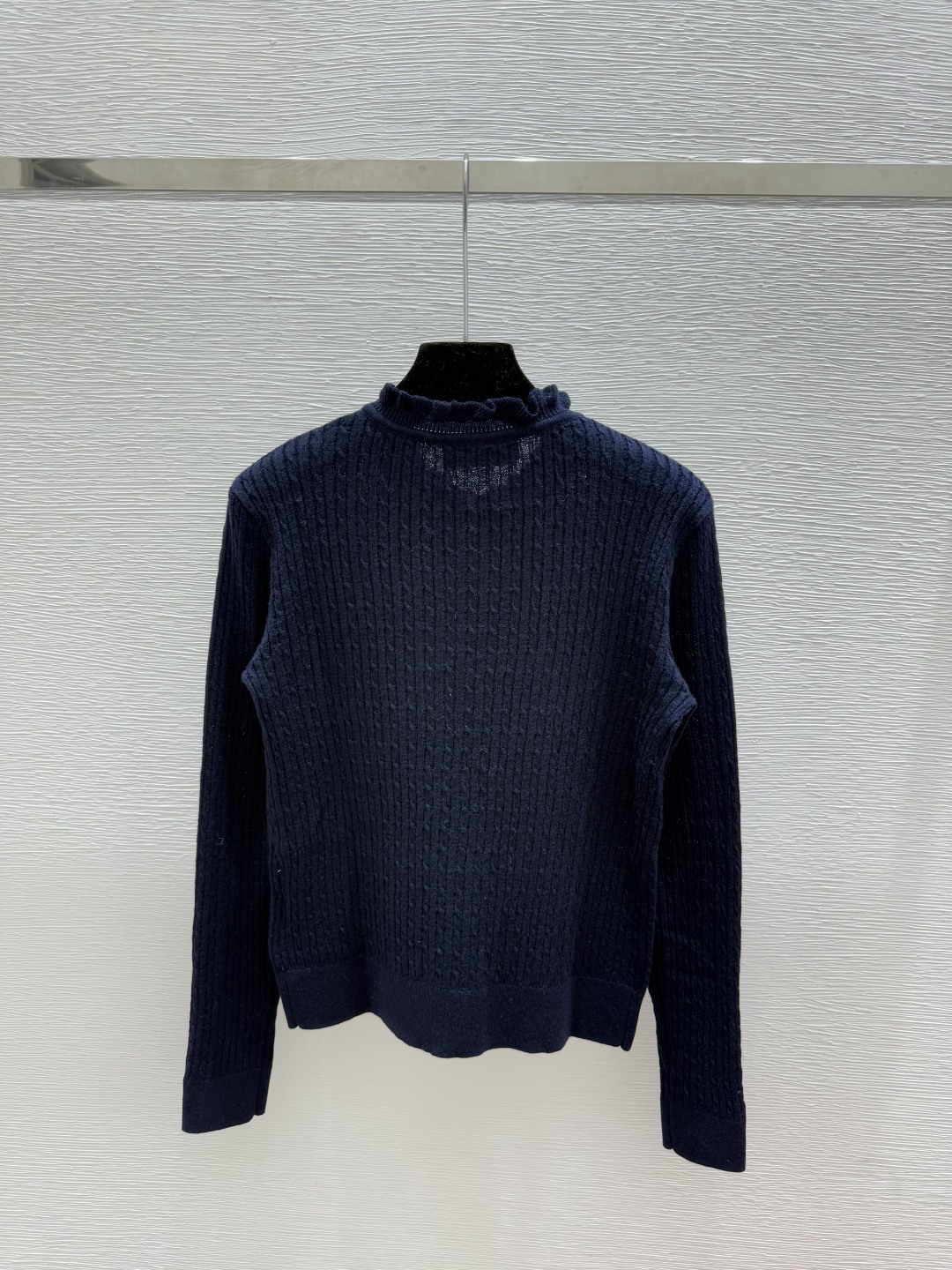 🆕M家🆕 早秋新款 纯色荷叶边镂空圆领针织长袖开衫颜色：灰色 宝蓝尺码：36.38.40