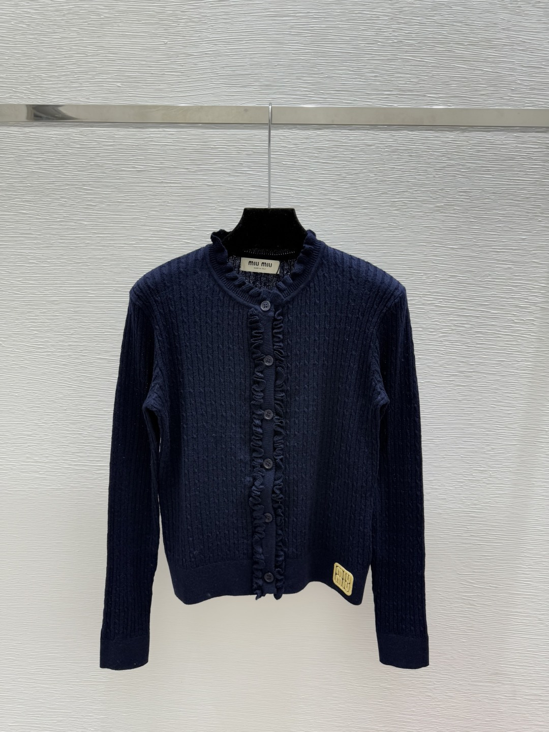 🆕M家🆕 早秋新款 纯色荷叶边镂空圆领针织长袖开衫颜色：灰色 宝蓝尺码：36.38.40