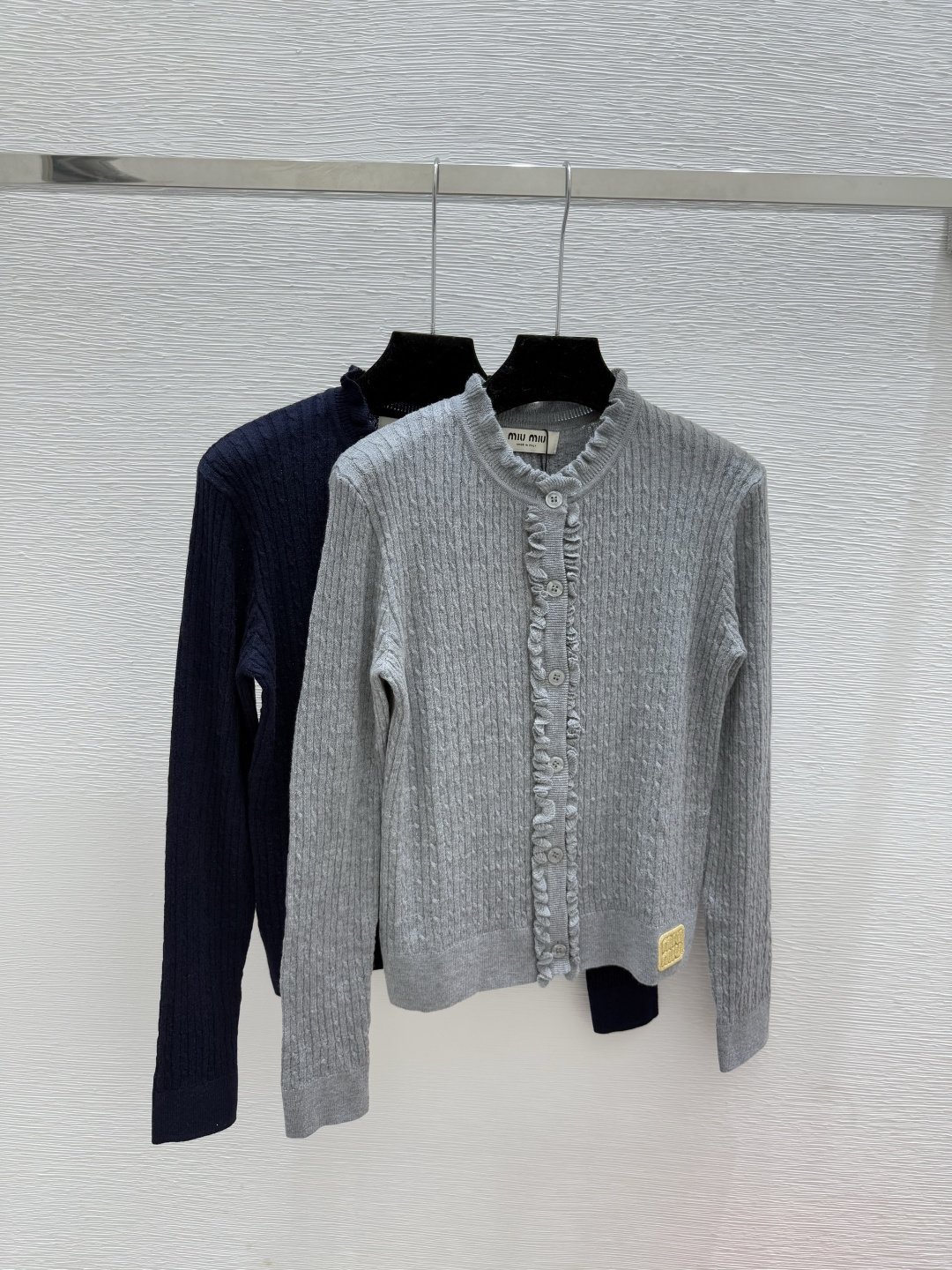 NO:534045,M Home Early Autumn New Style Solid Color Ruffle Hollow Round Neck Knitted Long Sleeve Cardigan Color Gray Royal Blue Size 36.38.40,,alexander wang19860909M家 早秋新款 纯色荷叶边镂空圆领针织长袖开衫 颜色灰色 宝蓝 尺码36.38.40,,alexander wang,Women's clothing