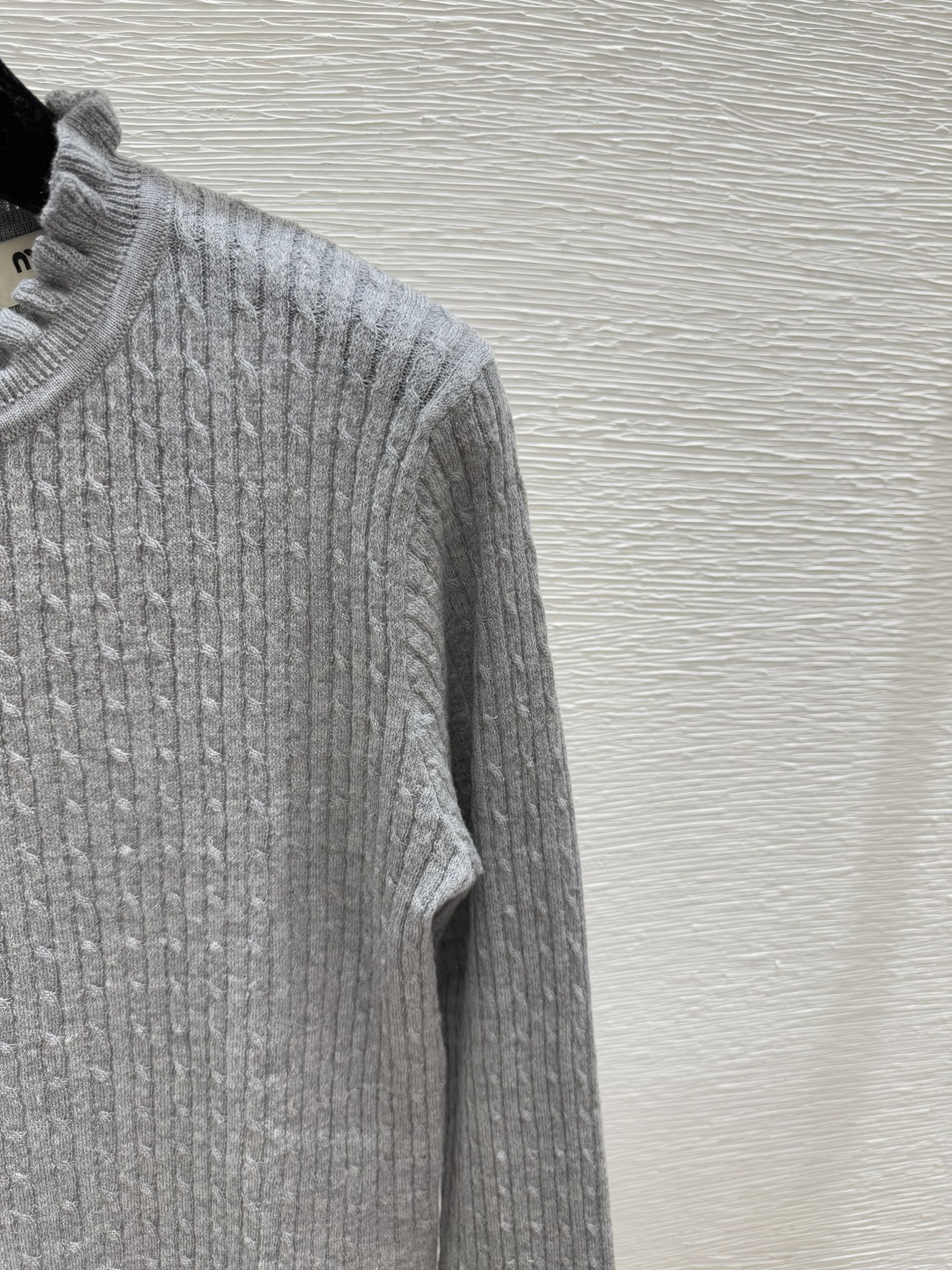 🆕M家🆕 早秋新款 纯色荷叶边圆领针织长袖颜色：灰色 宝蓝尺码：36.38.40