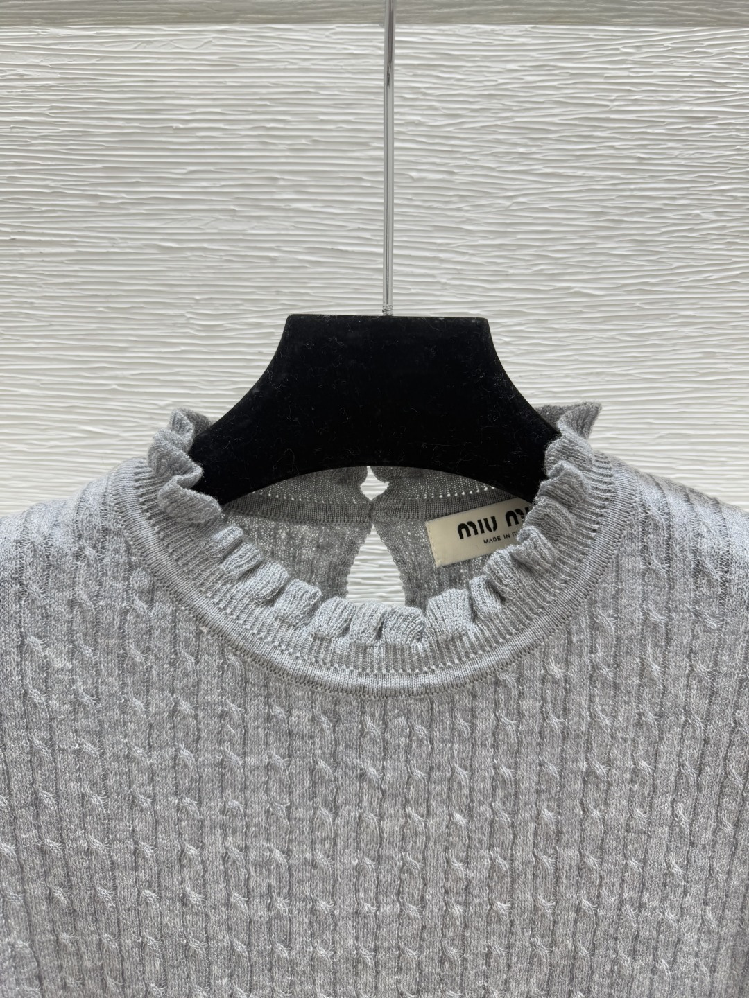 🆕M家🆕 夏季新款 纯色荷叶边圆领针织短袖颜色：灰色 宝蓝尺码：36.38.40