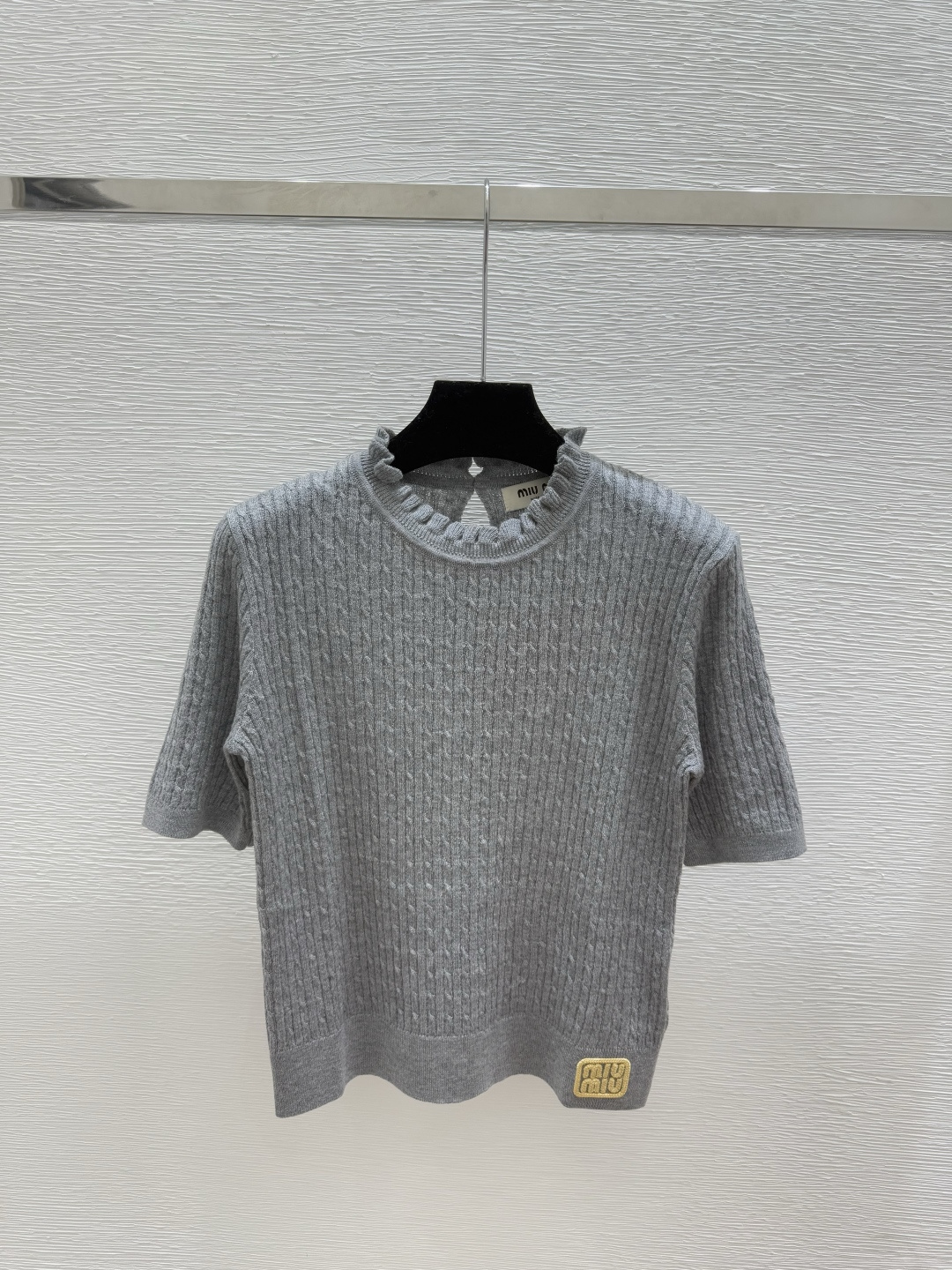 🆕M家🆕 夏季新款 纯色荷叶边圆领针织短袖颜色：灰色 宝蓝尺码：36.38.40