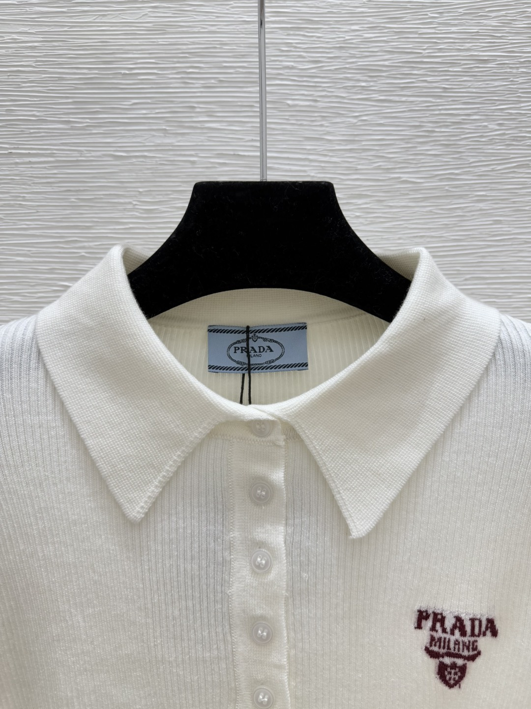 🆕P家🆕 早秋新款 纯色简约翻领针织长袖颜色：白色 灰色 宝蓝尺码：36.38.40