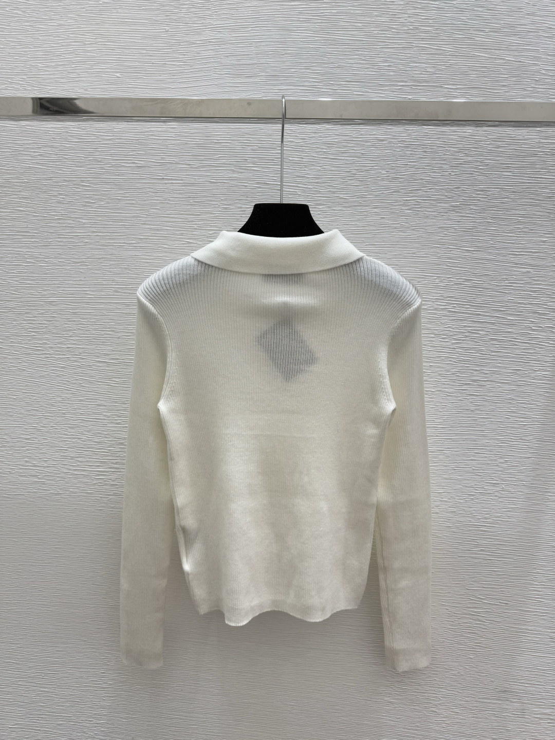 🆕P家🆕 早秋新款 纯色简约翻领针织长袖颜色：白色 灰色 宝蓝尺码：36.38.40