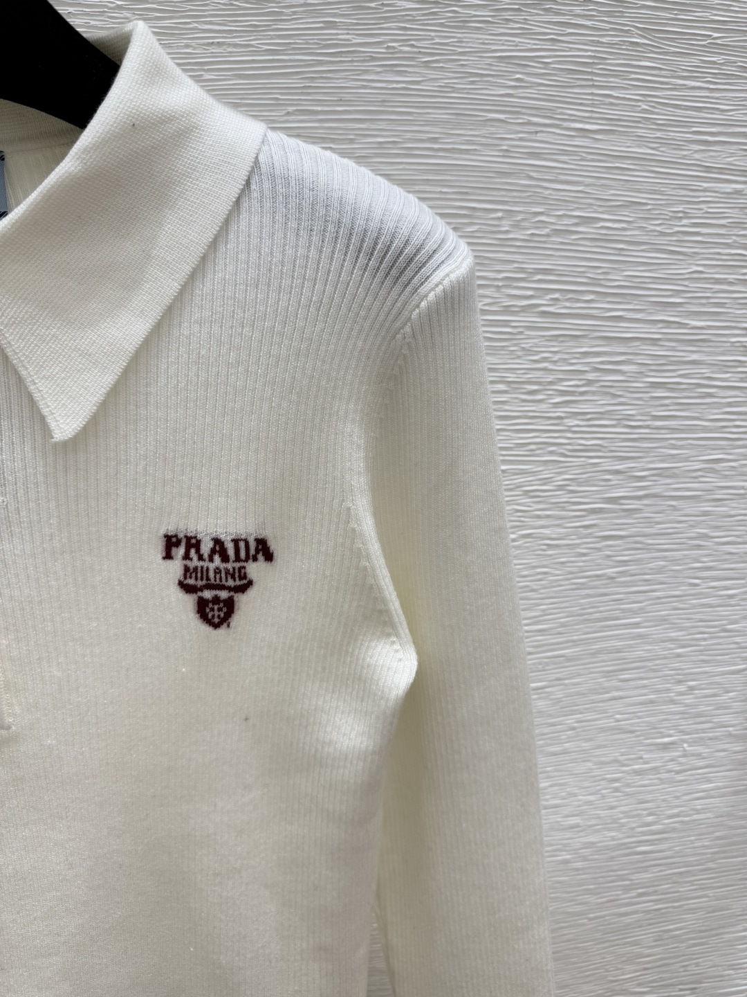 🆕P家🆕 早秋新款 纯色简约翻领针织长袖颜色：白色 灰色 宝蓝尺码：36.38.40