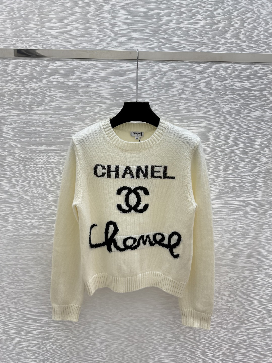 🆕CH家🆕 早秋新款 字母提花圆领针织长袖颜色：白色 粉色尺码：36.38.40