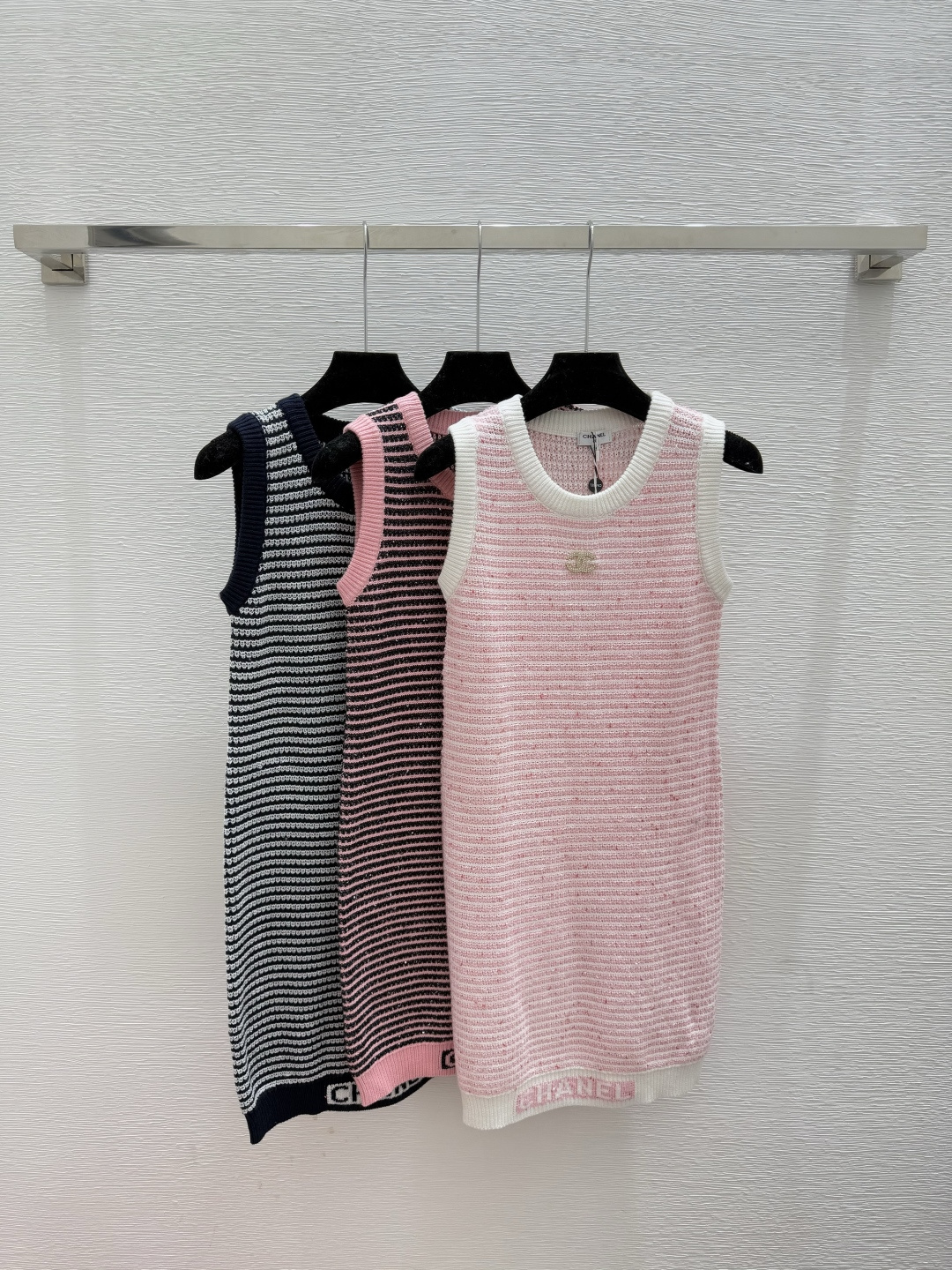 NO:535506,CH Home Summer New Beaded Hollow Round Neck Knitted Vest Skirt Color White Pink Royal Blue Size 36.38.40, Skirts, Alexander Wang19860909CH家 夏季新款珠片镂空圆领针织背心裙 颜色白色 粉色 宝蓝 尺码36.38.40,,skirts,alexander wang,Women's clothing