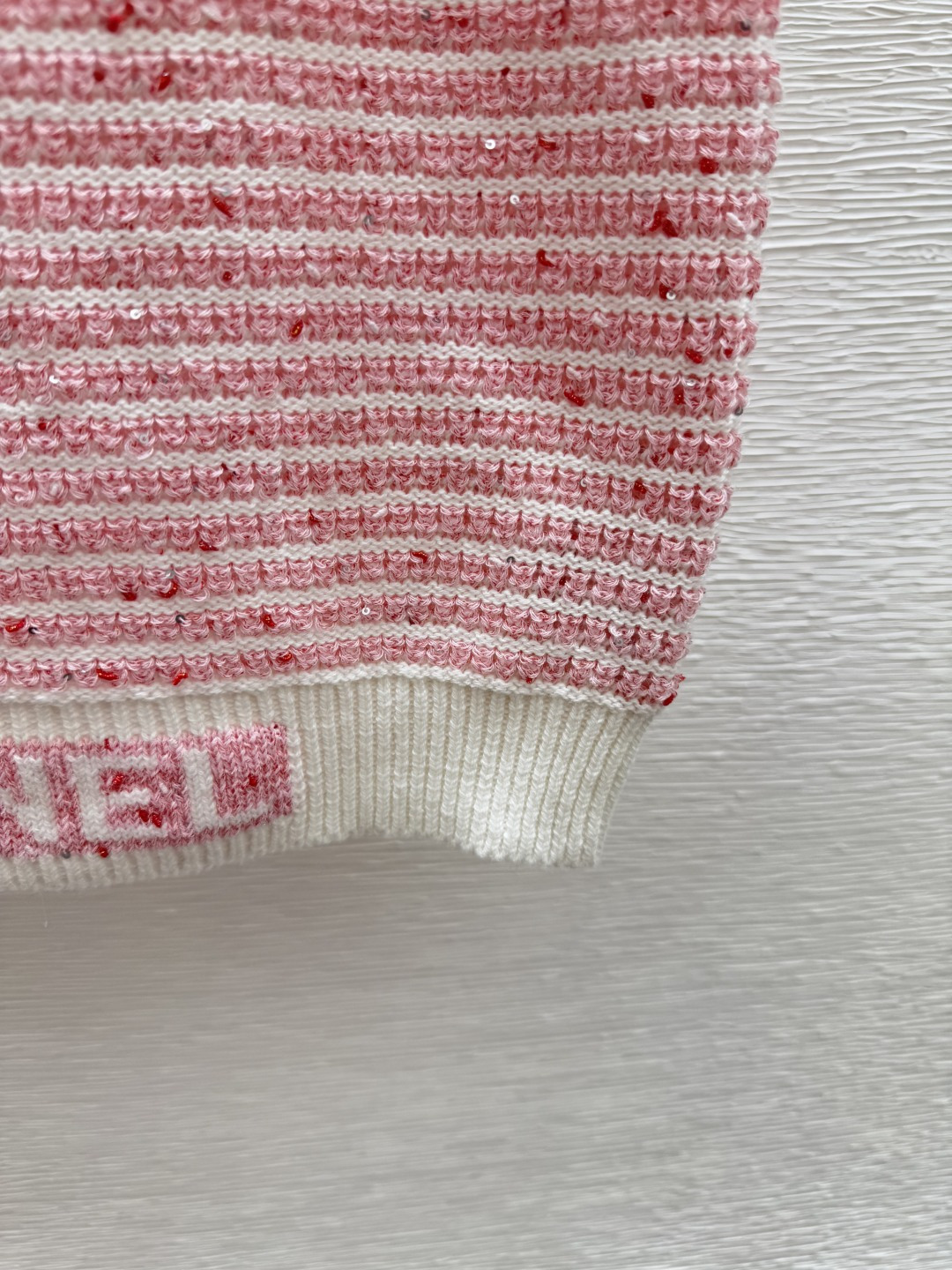 🆕CH家🆕 夏季新款 珠片镂空圆领针织背心颜色：白色 粉色 宝蓝尺码：36.38.40