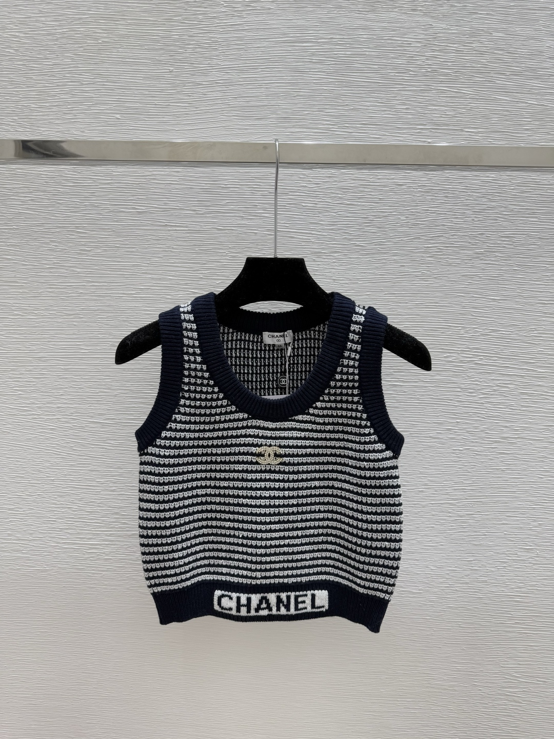 🆕CH家🆕 夏季新款 珠片镂空圆领针织背心颜色：白色 粉色 宝蓝尺码：36.38.40